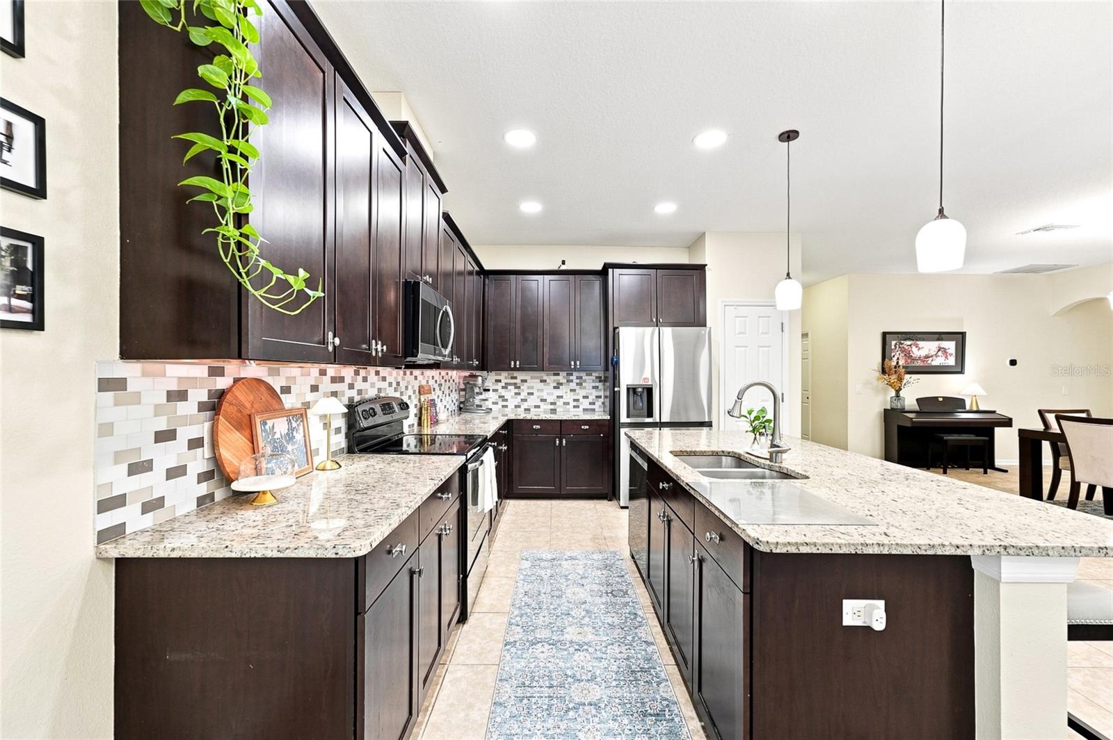 1008 OAKCREST DR — photo 10