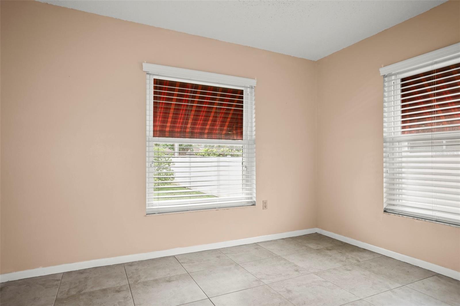 1112 40TH AVE NE — photo 17