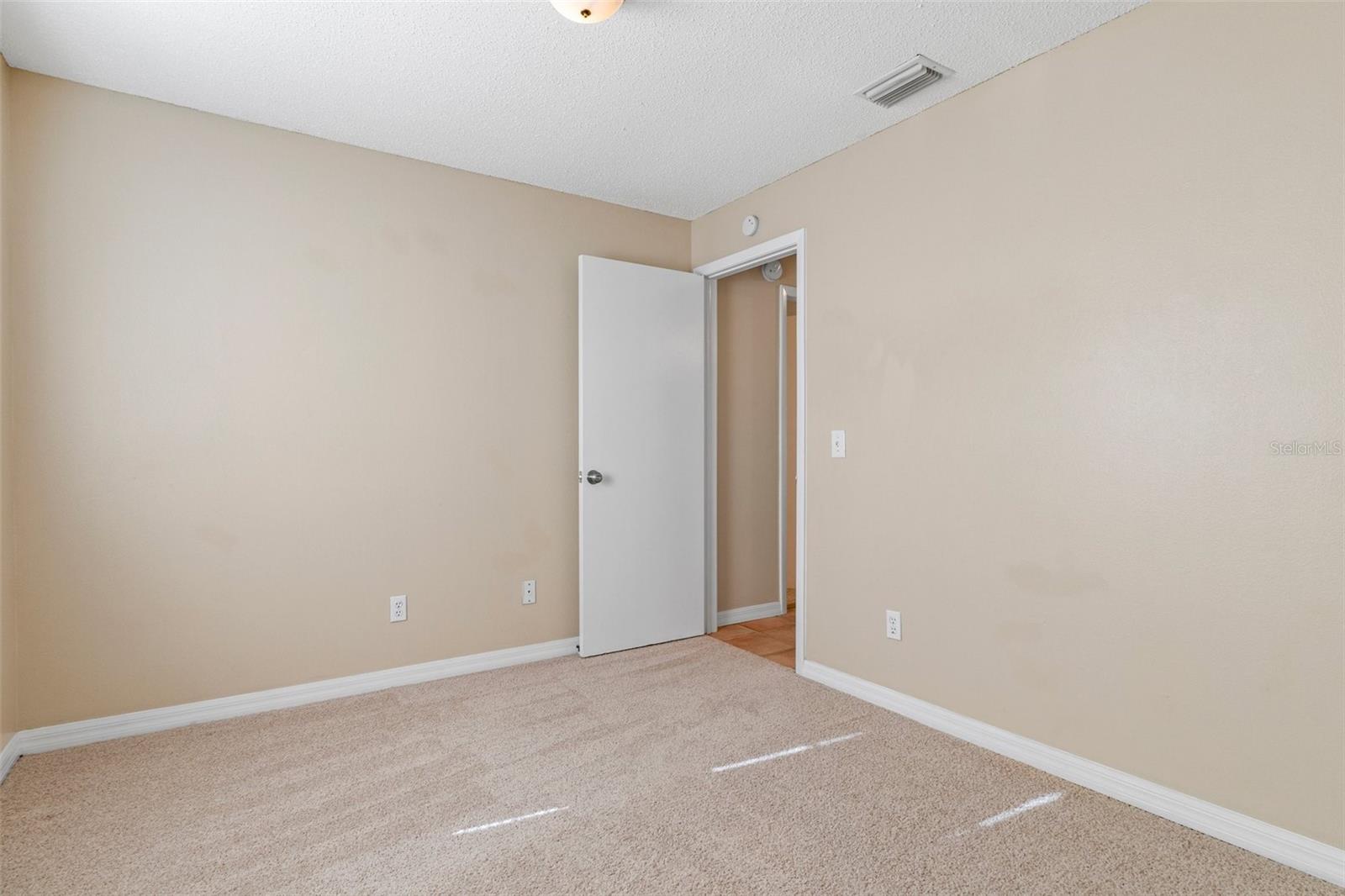 1628 BAKER RD — photo 33