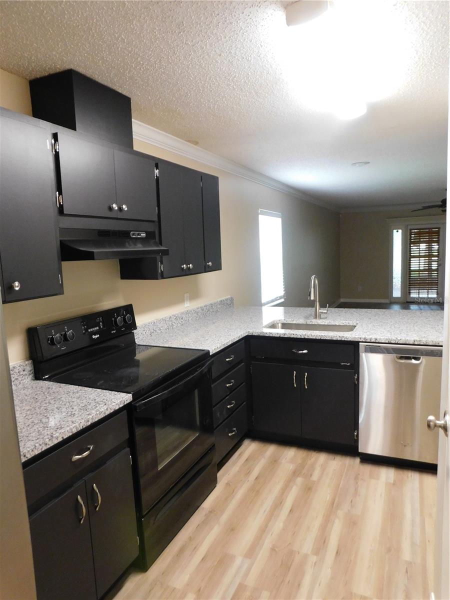1628 BAKER RD — photo 18