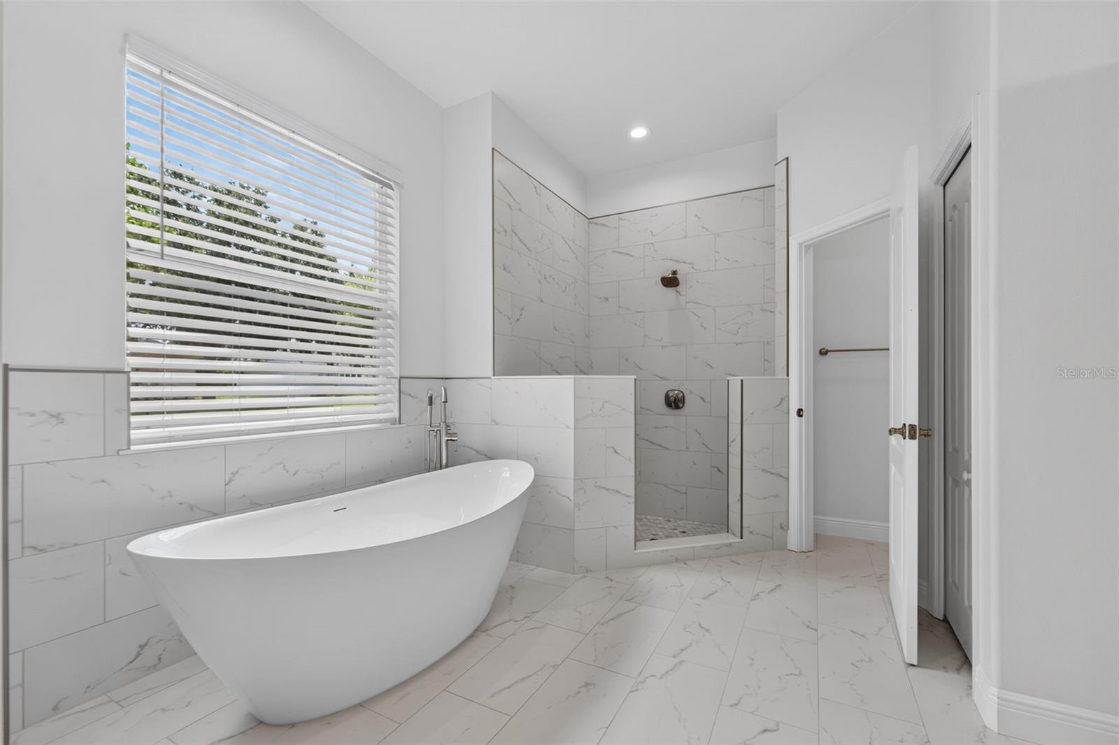 2813 HAMPTON PLACE CT — photo 27