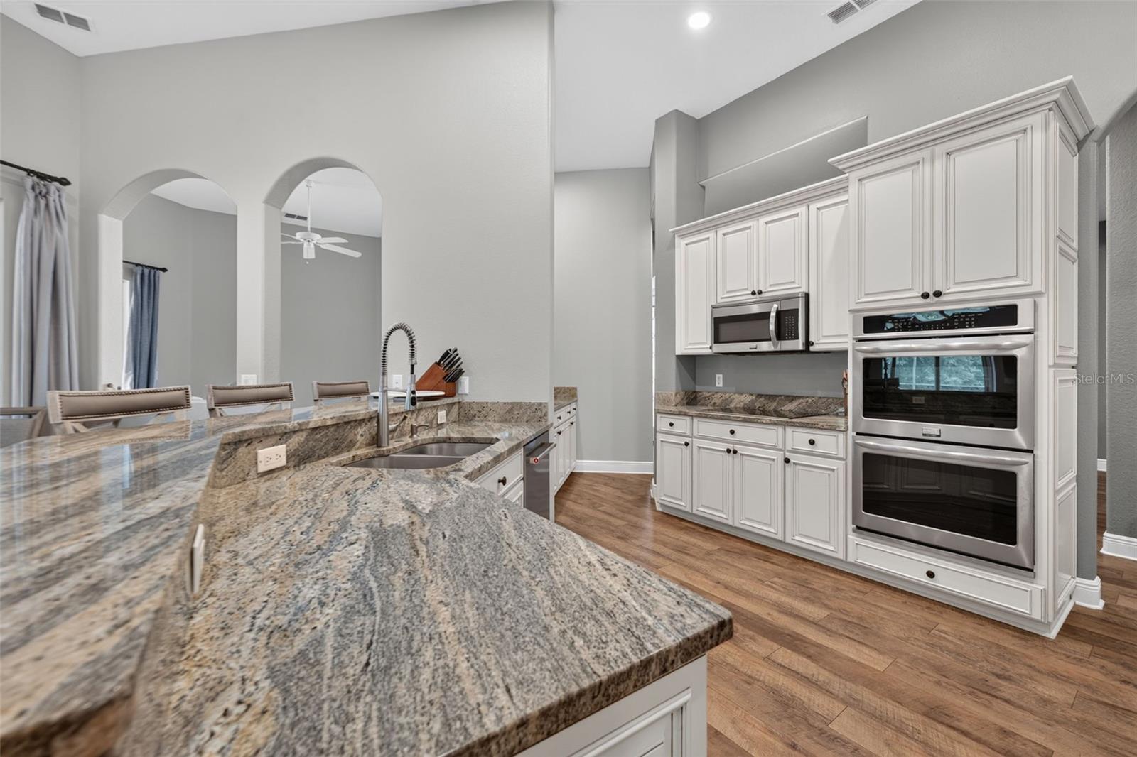 2813 HAMPTON PLACE CT — photo 16