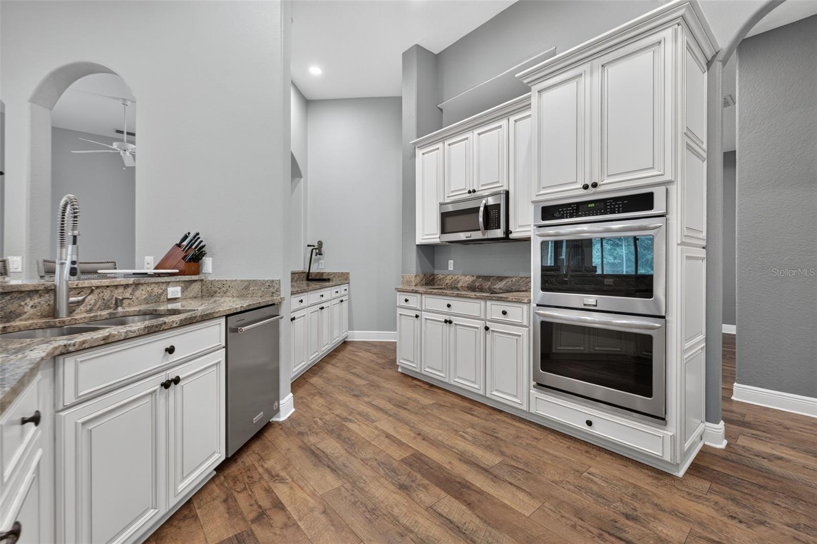 2813 HAMPTON PLACE CT — photo 15