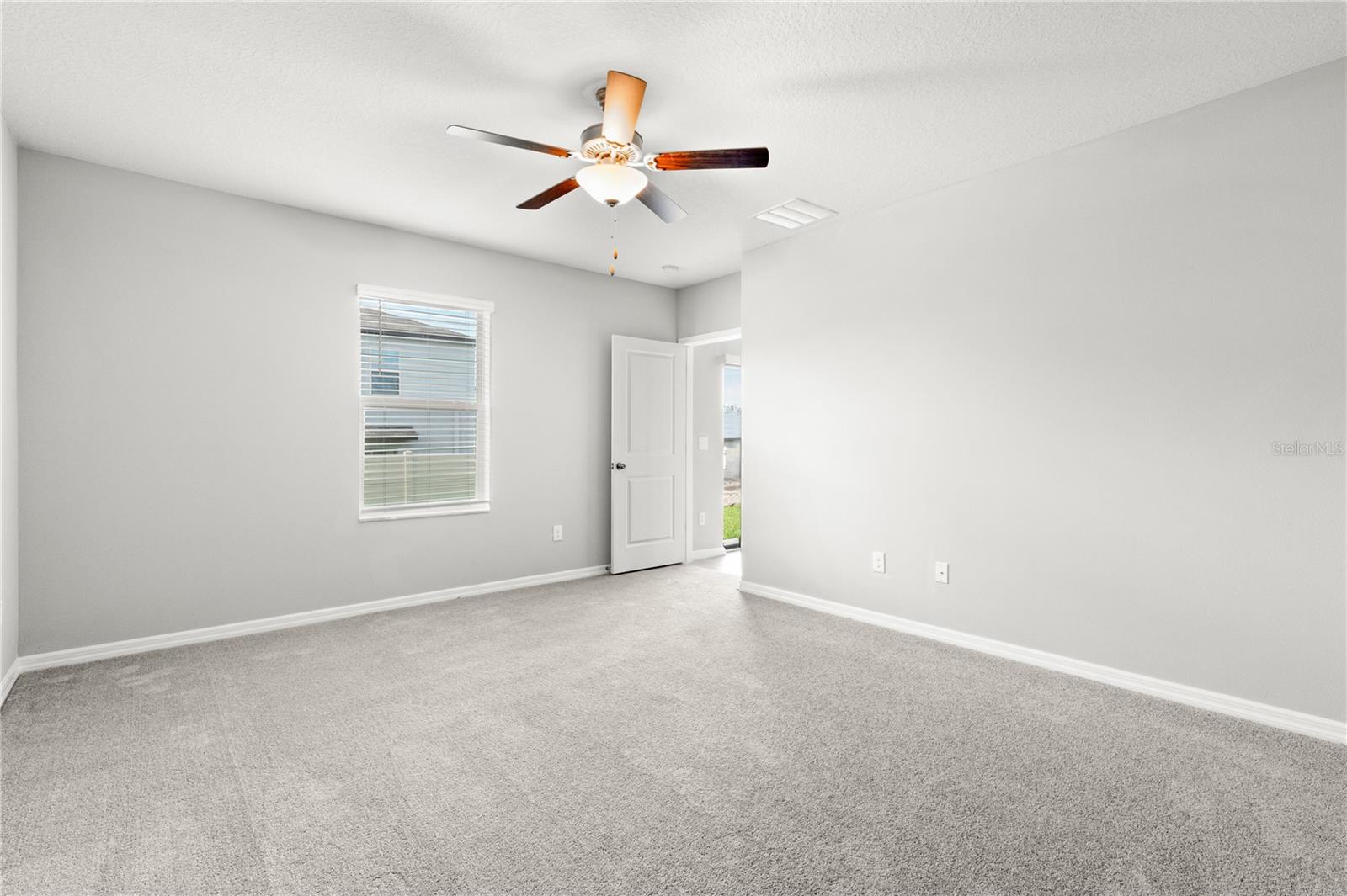 10217 SUMMER KISS AVE — photo 18