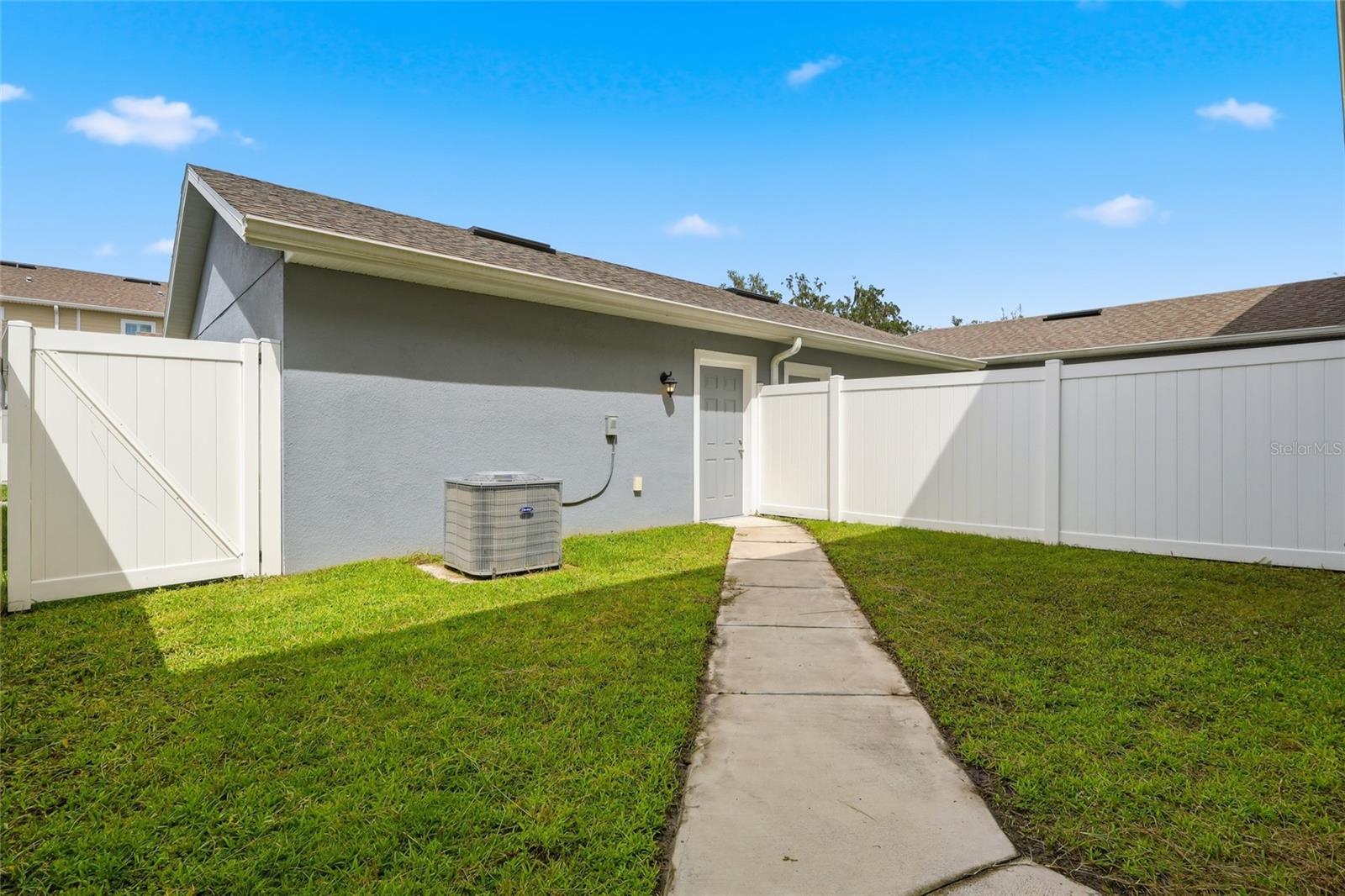 5106 SEA MIST LN — photo 4
