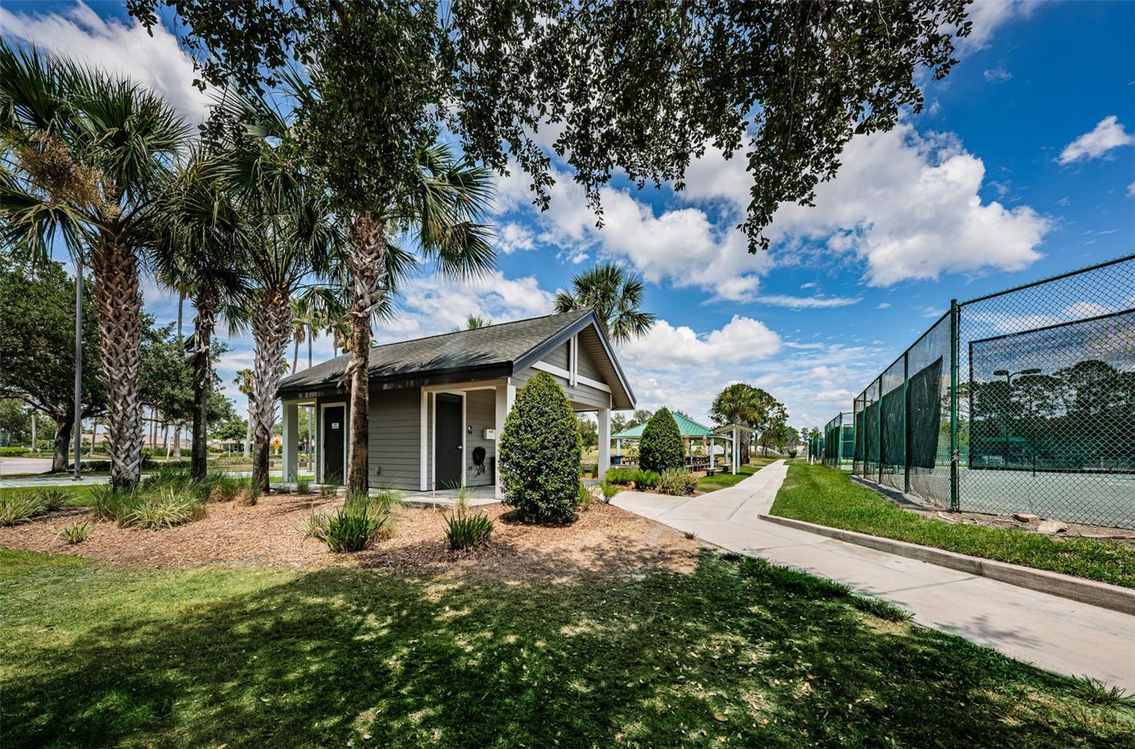 1553 ARLINGTON OAKS CT — photo 92