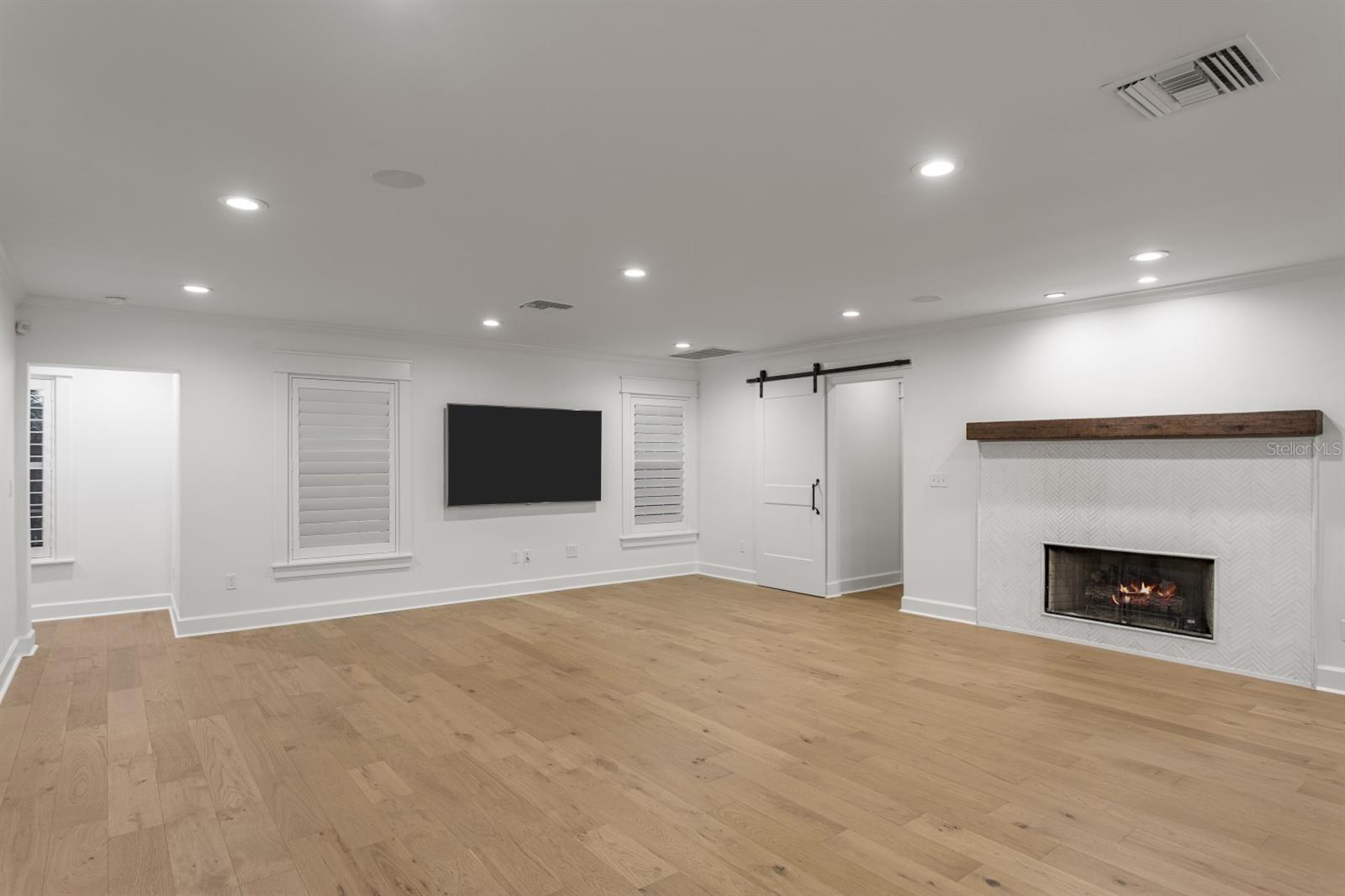 4415 W CLEAR AVE — photo 5