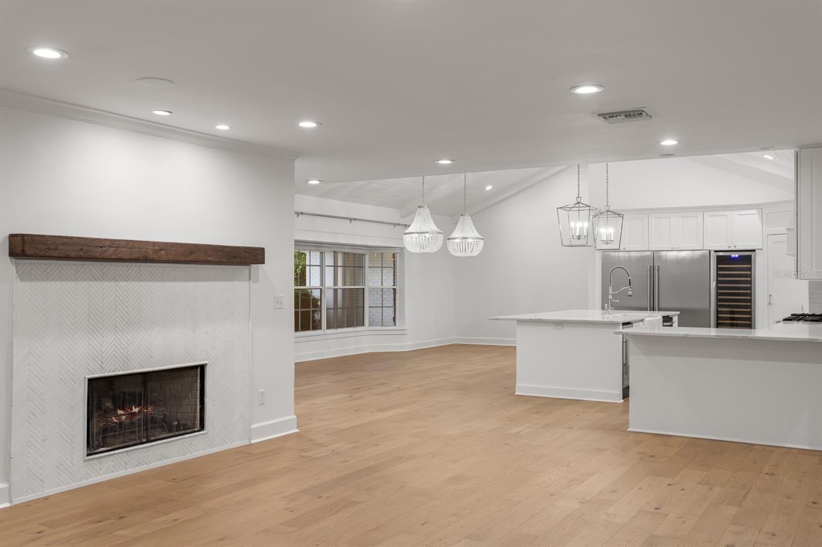4415 W CLEAR AVE — photo 6