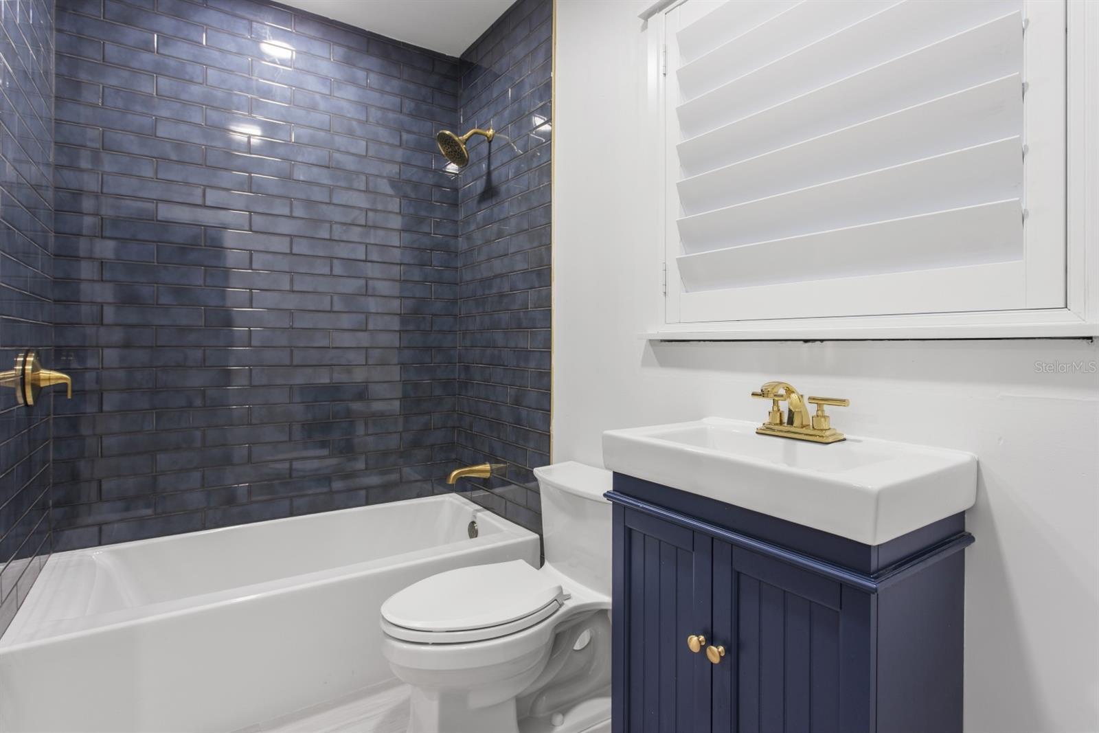 4415 W CLEAR AVE — photo 21