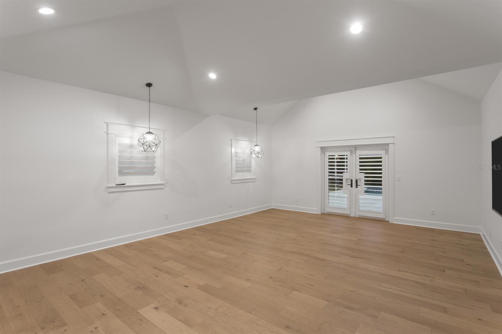 4415 W CLEAR AVE — photo 12
