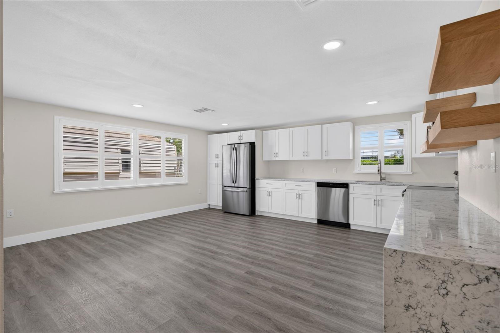 13224 NEPTUNE DR — photo 33