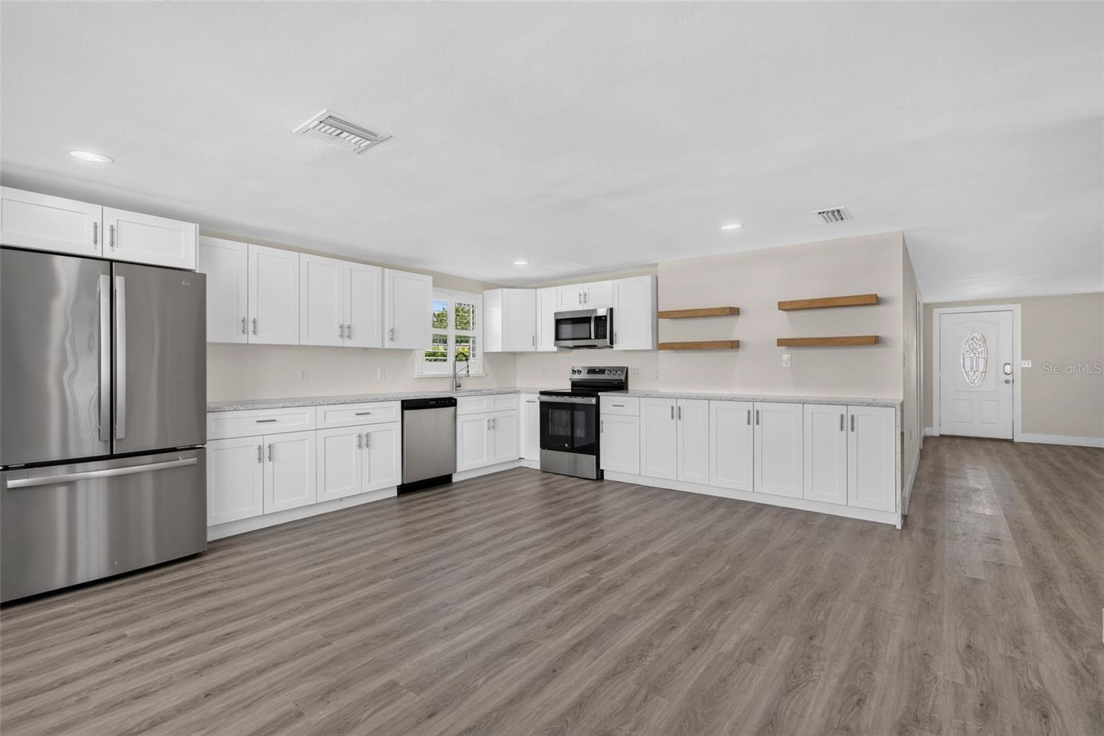 13224 NEPTUNE DR — photo 34