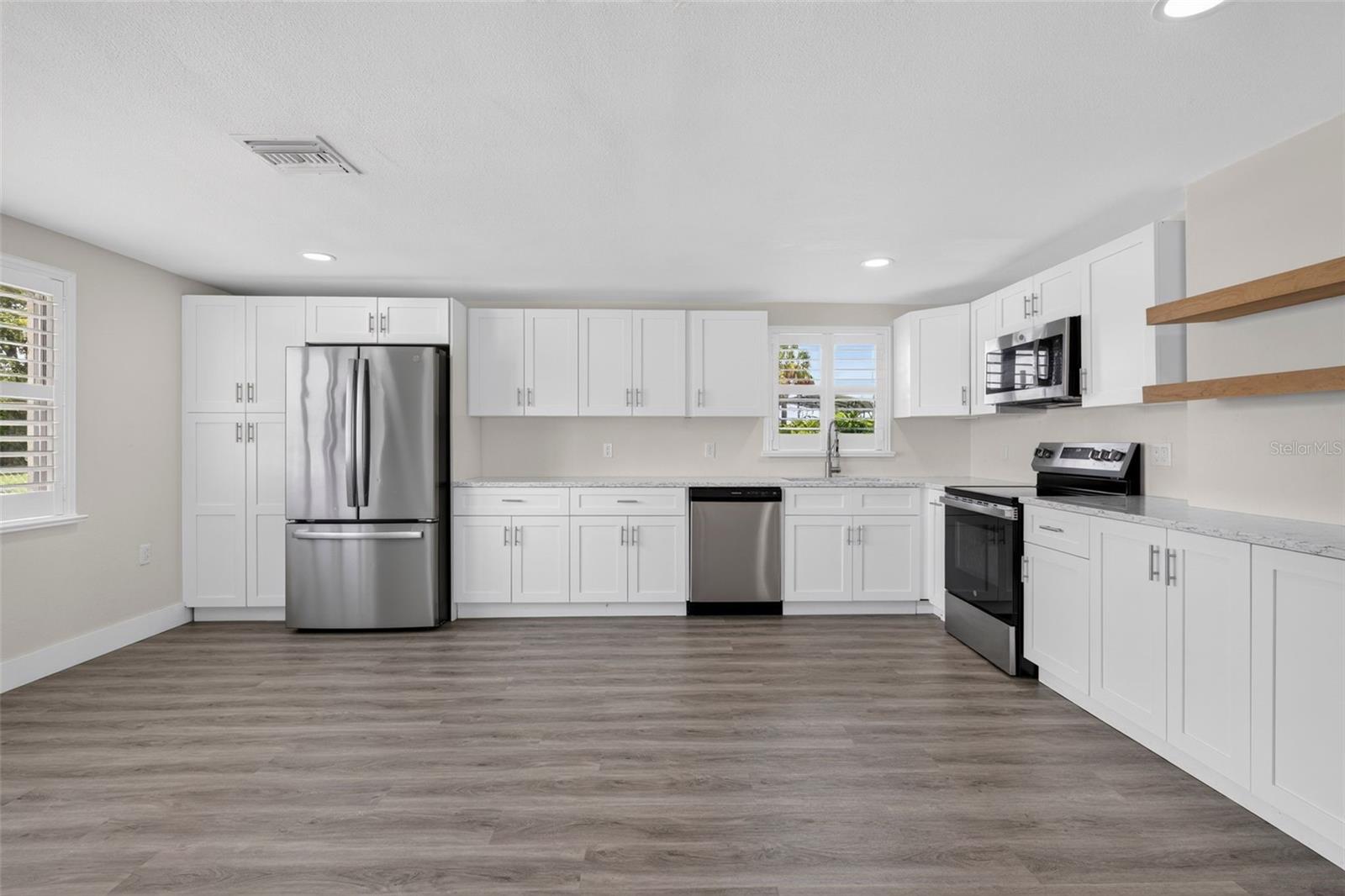 13224 NEPTUNE DR — photo 40
