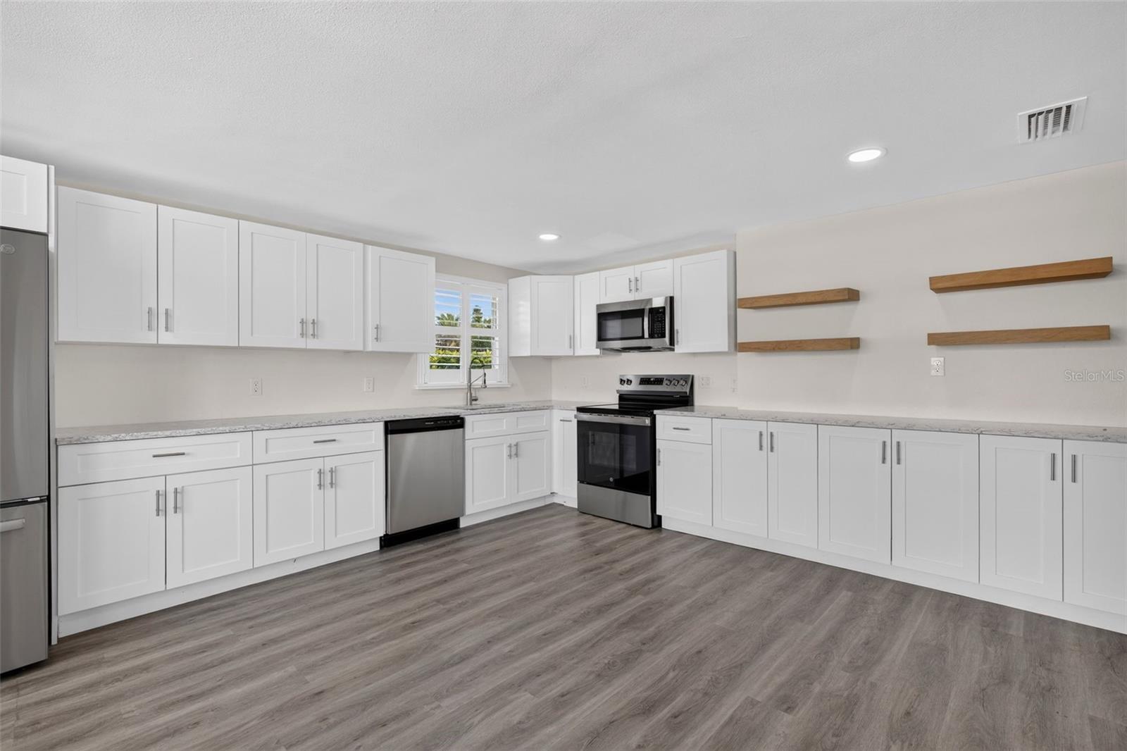 13224 NEPTUNE DR — photo 39