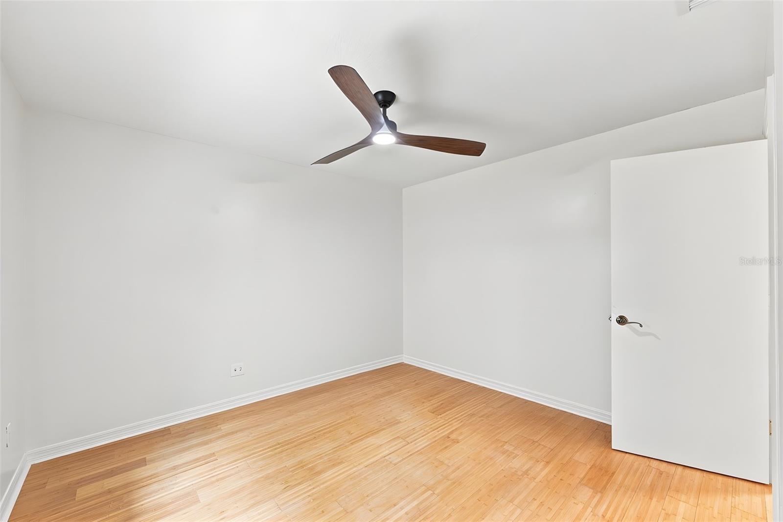 2107 W FORE DR — photo 9
