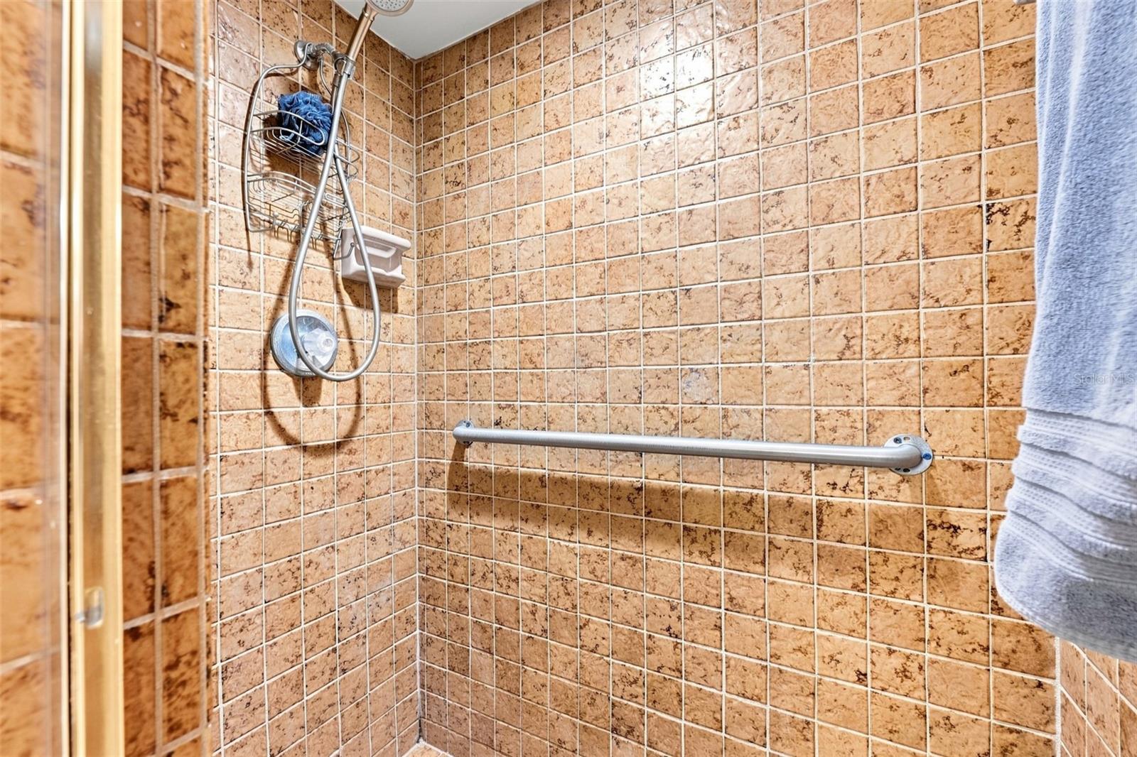 2107 W FORE DR — photo 32