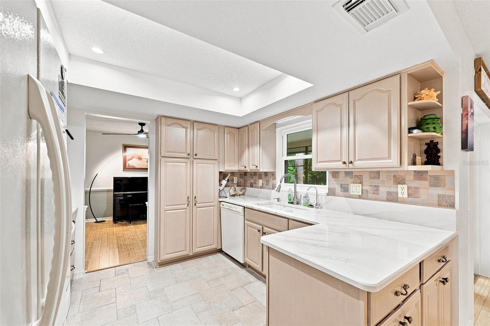 2107 W FORE DR — photo 19