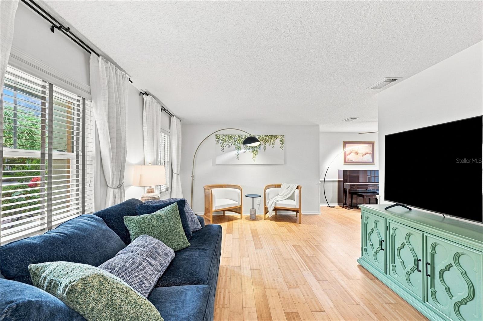 2107 W FORE DR — photo 3
