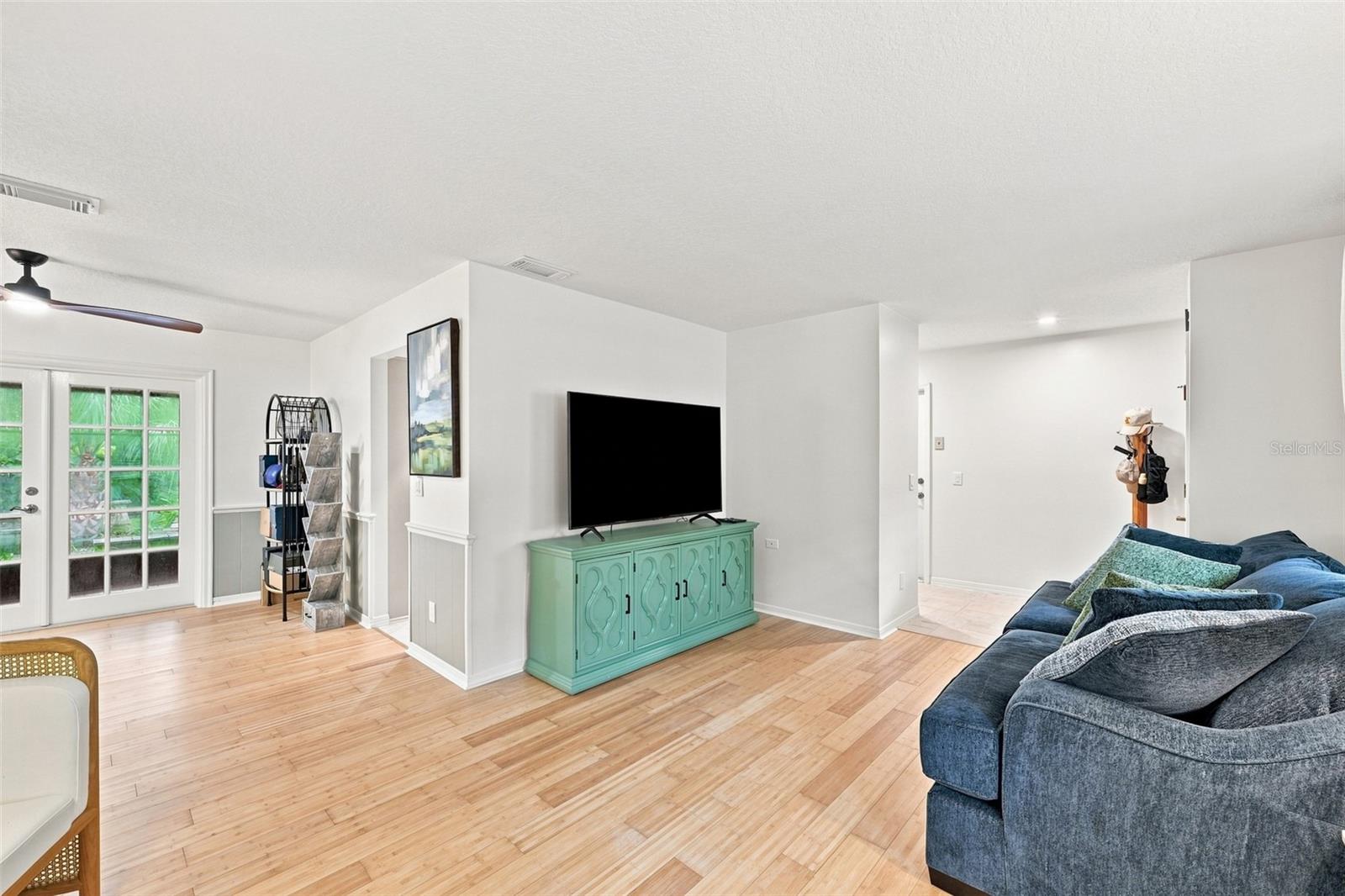 2107 W FORE DR — photo 12