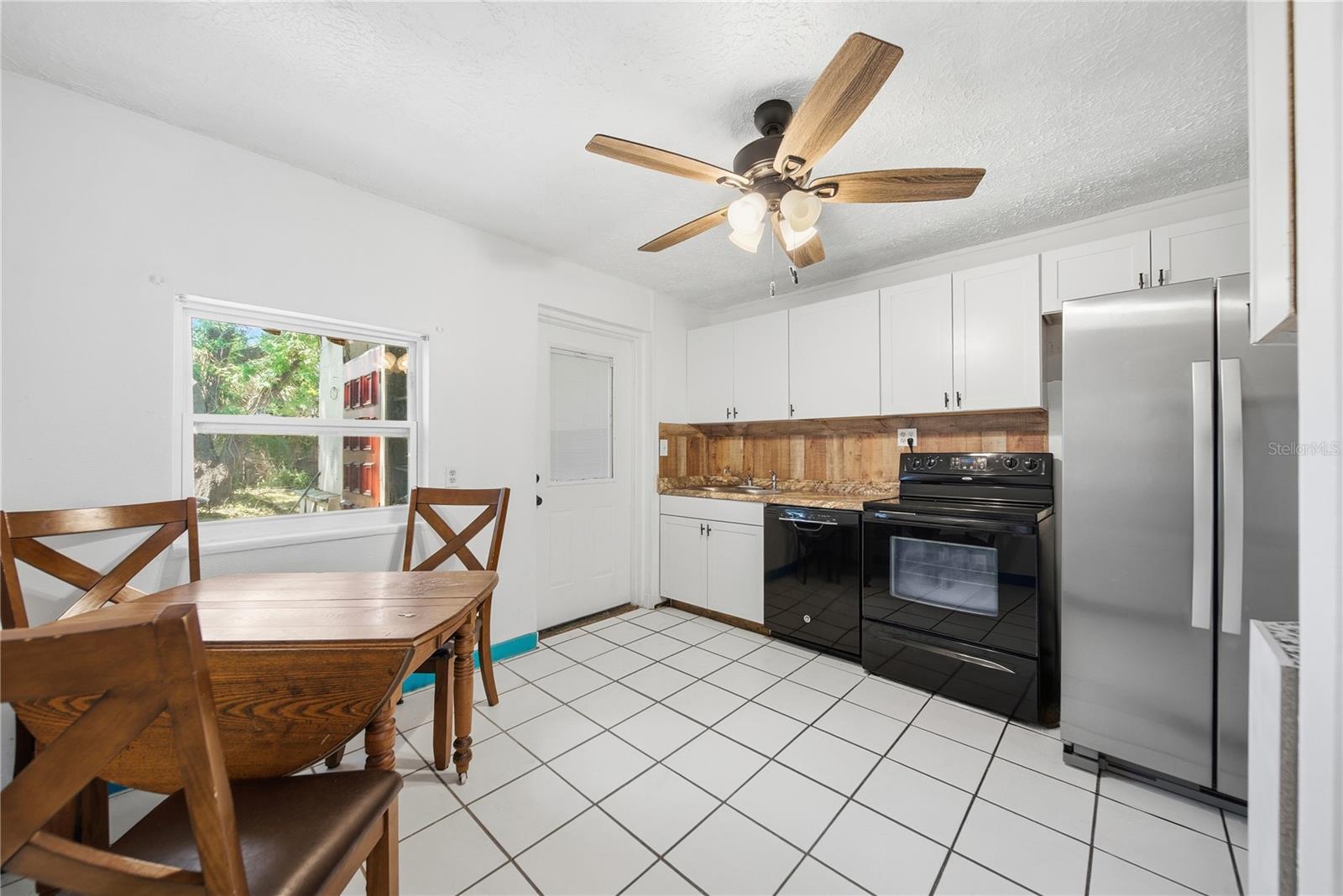 831 GRAND CENTRAL ST — photo 25