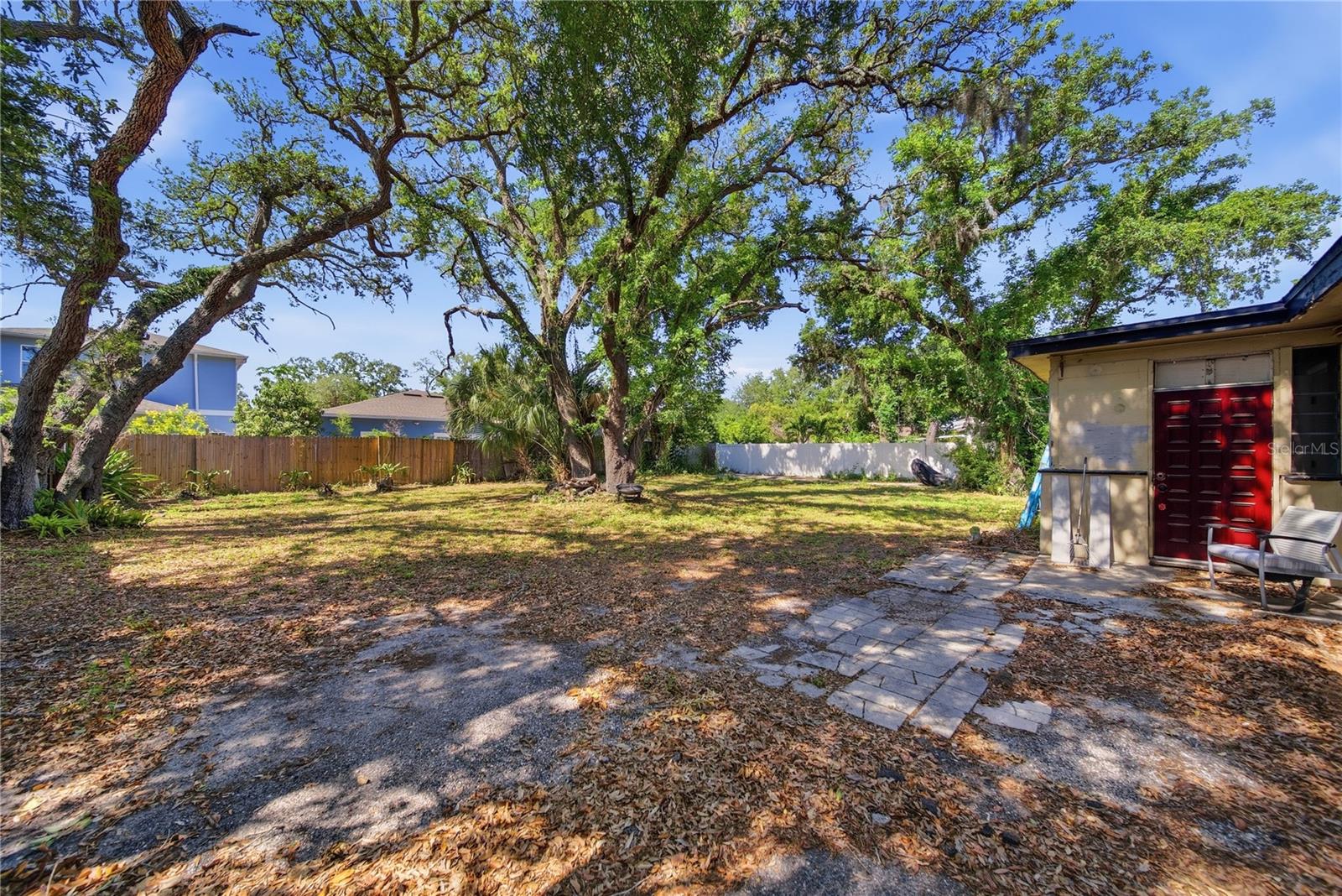 831 GRAND CENTRAL ST — photo 8
