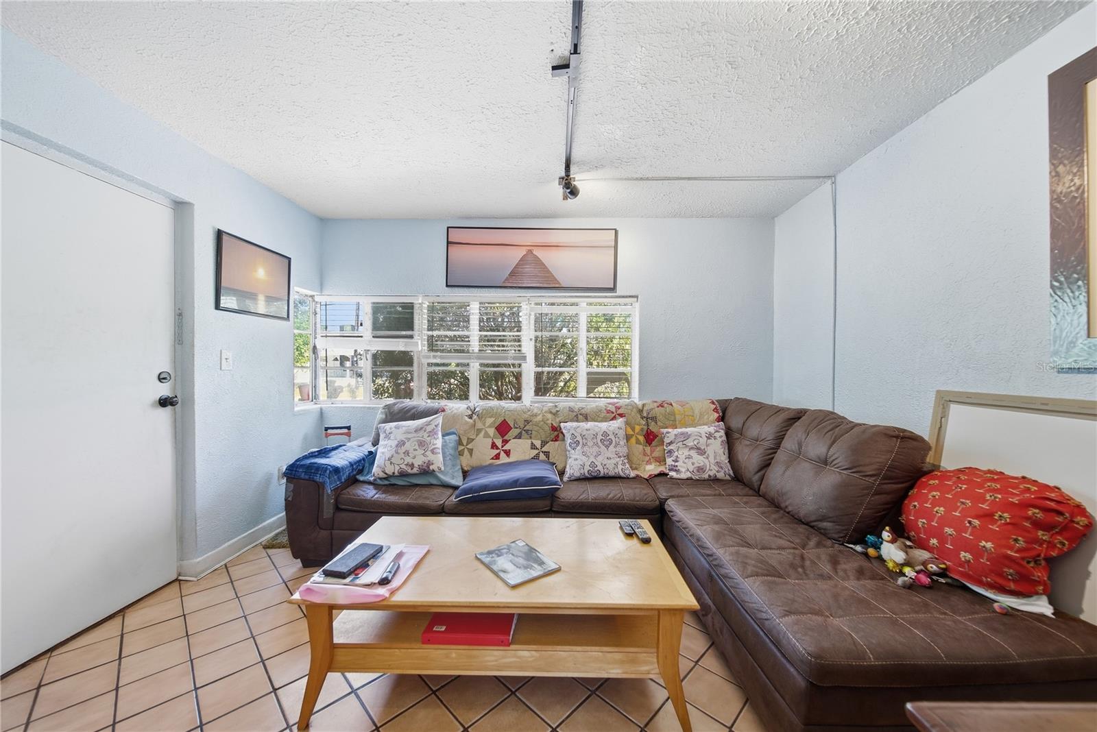 831 GRAND CENTRAL ST — photo 13