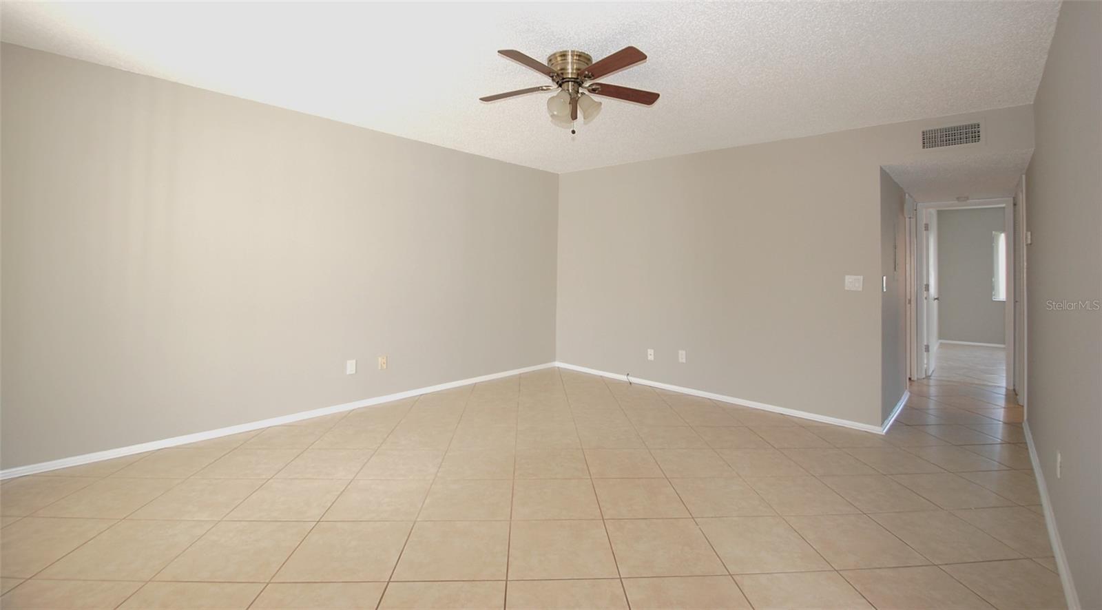3300 FOX CHASE CIR N #216 — photo 3