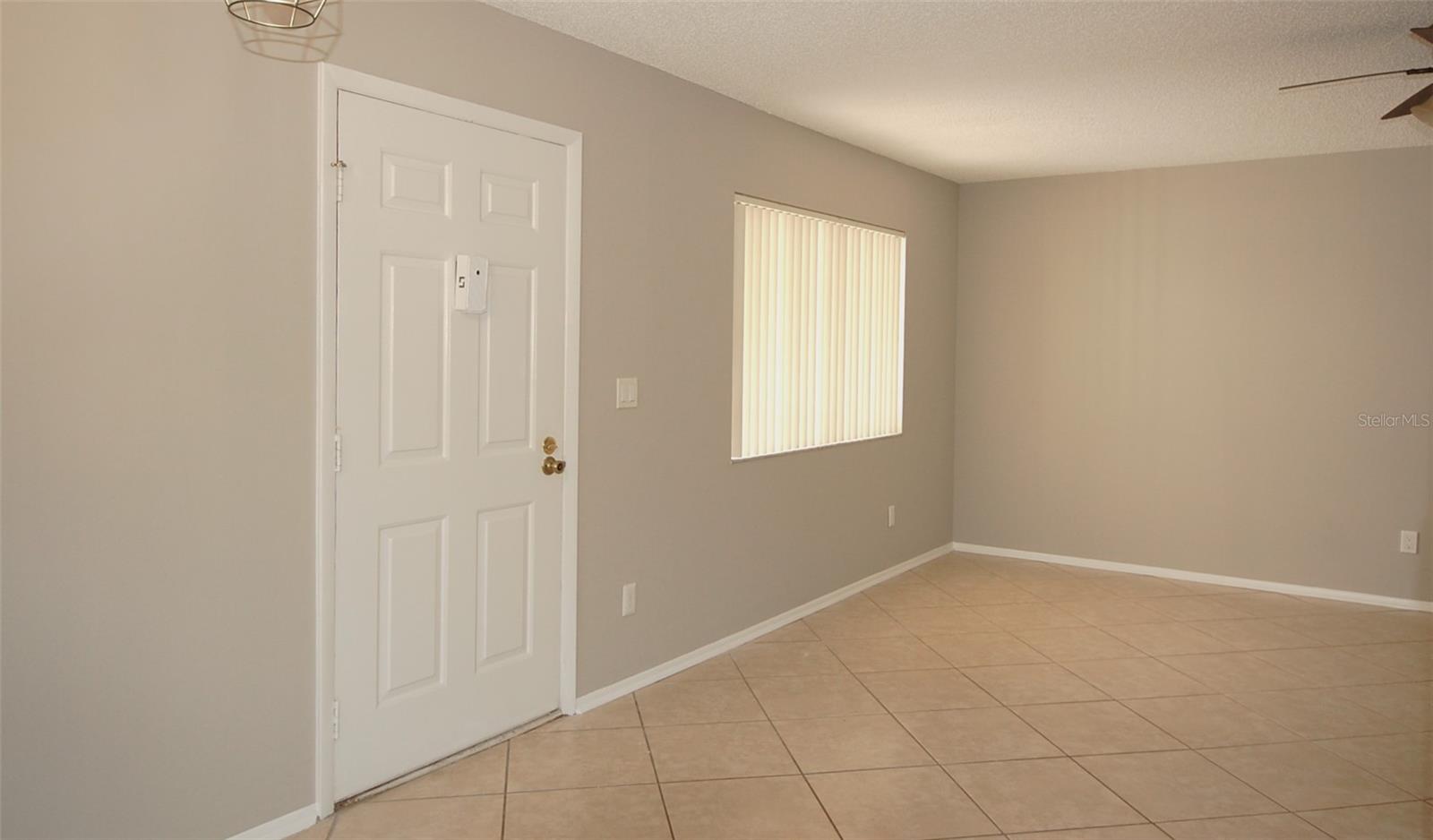 3300 FOX CHASE CIR N #216 — photo 2