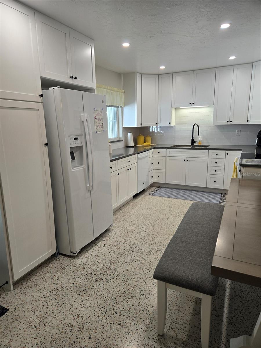 3134 IRVING ST — photo 7