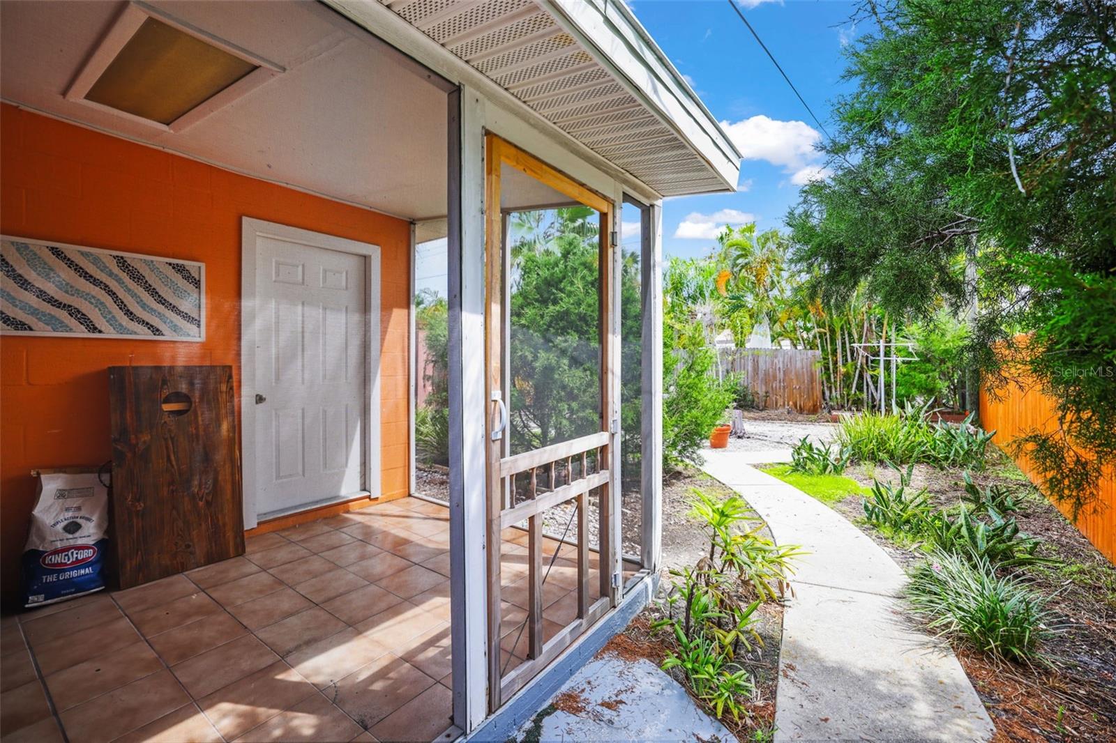14023 PALM ST — photo 28