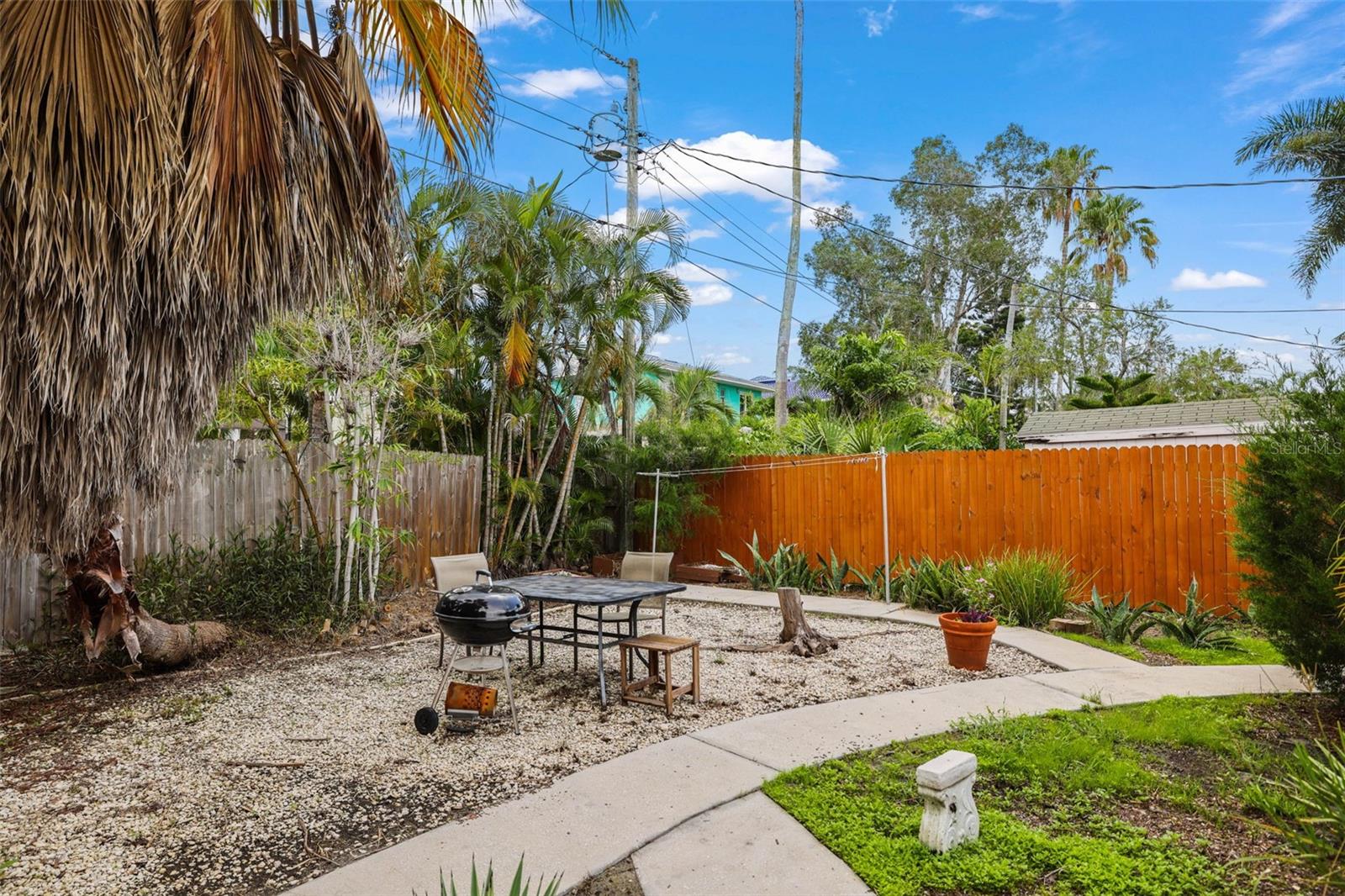 14023 PALM ST — photo 30