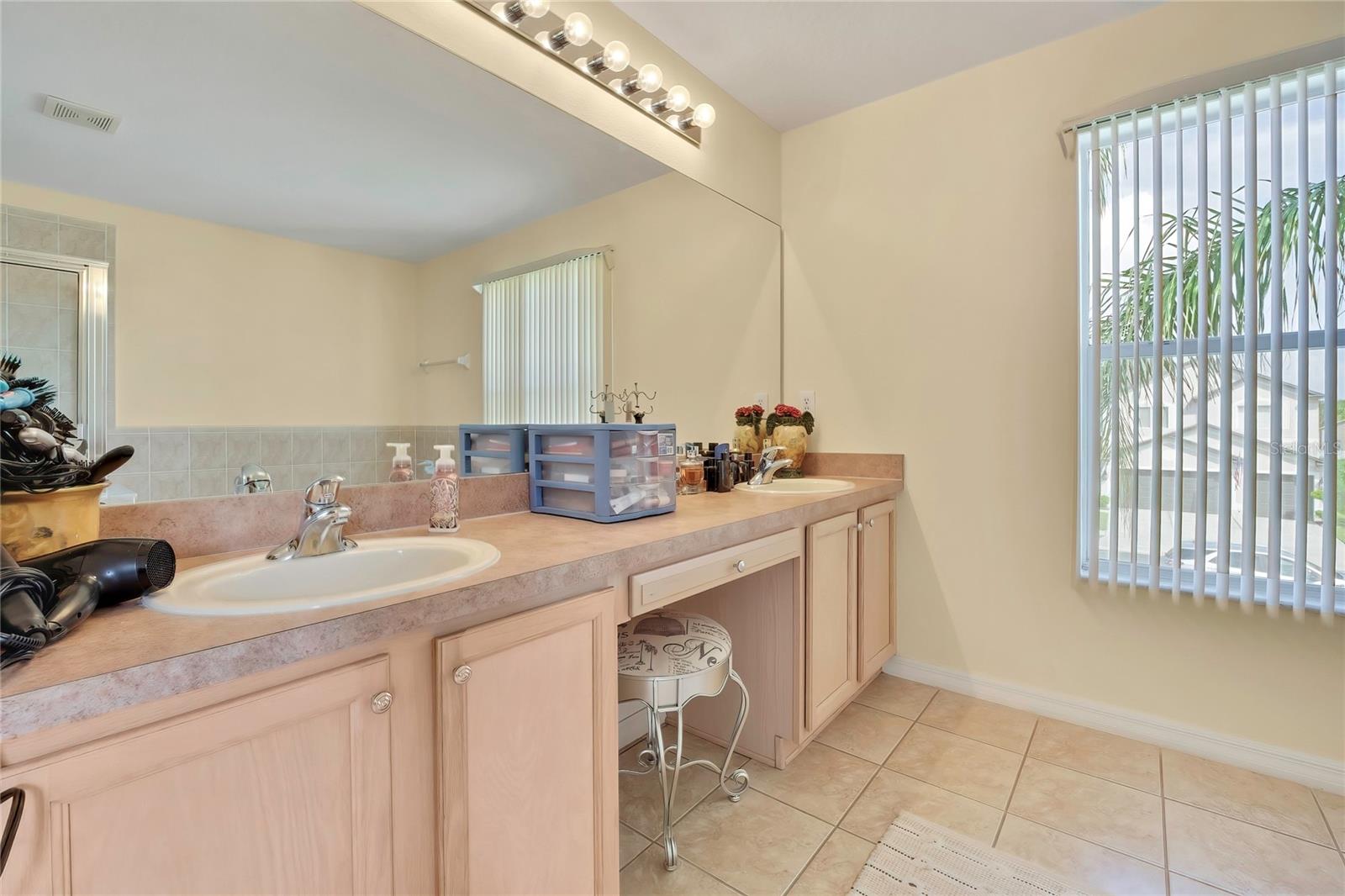 25724 FRITH ST — photo 36