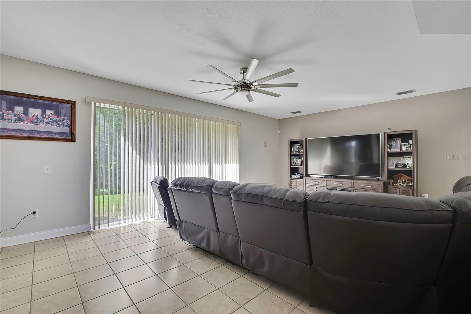 25724 FRITH ST — photo 24