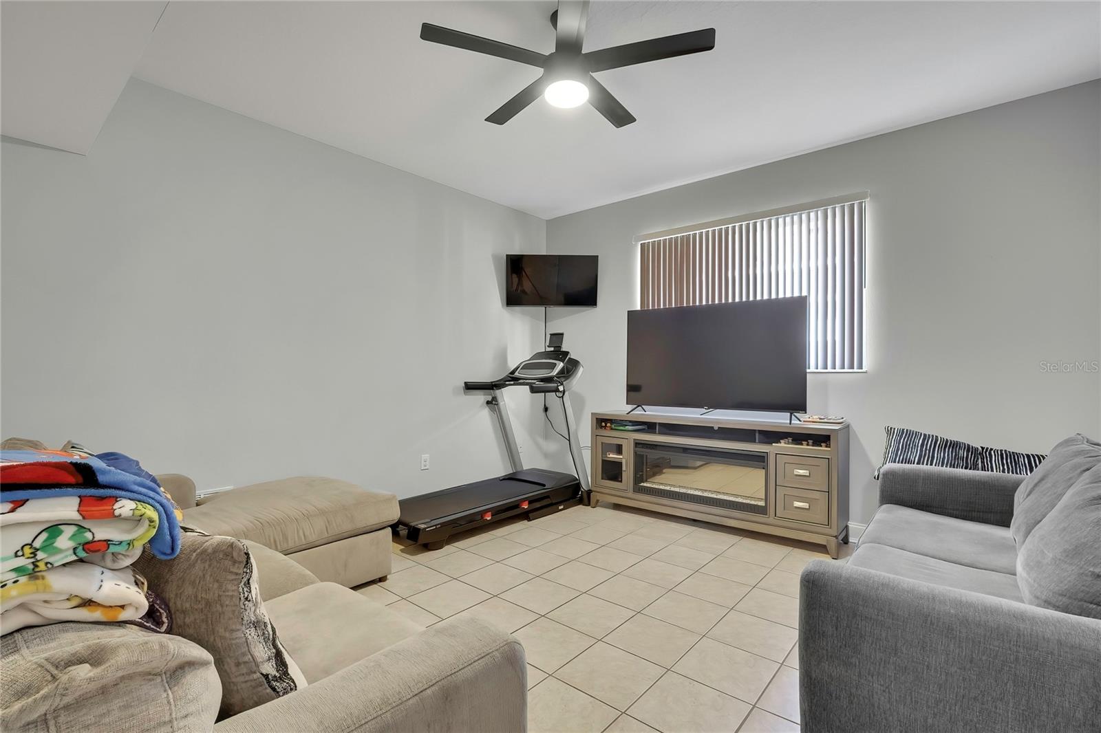 25724 FRITH ST — photo 45
