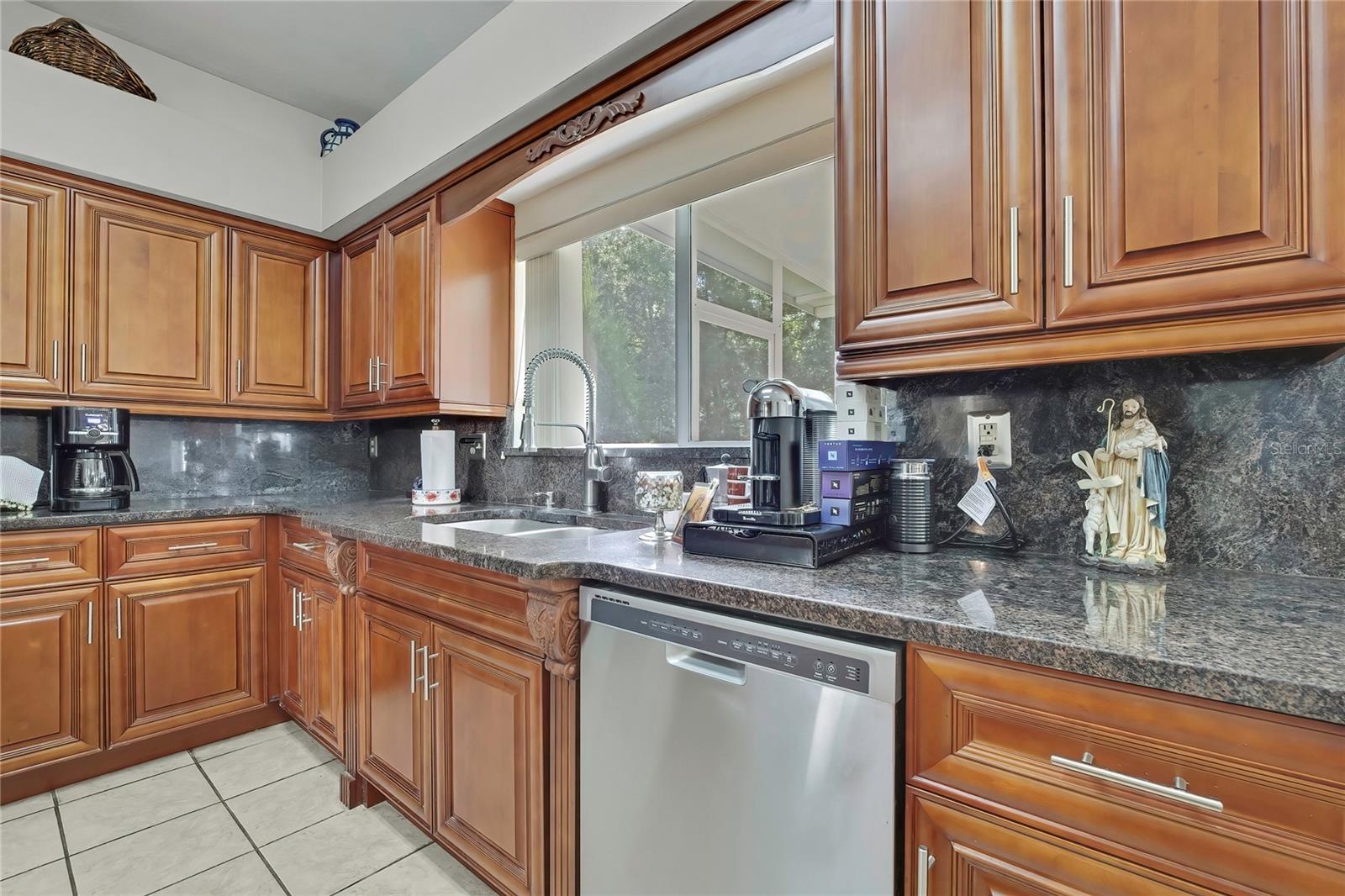 25724 FRITH ST — photo 18