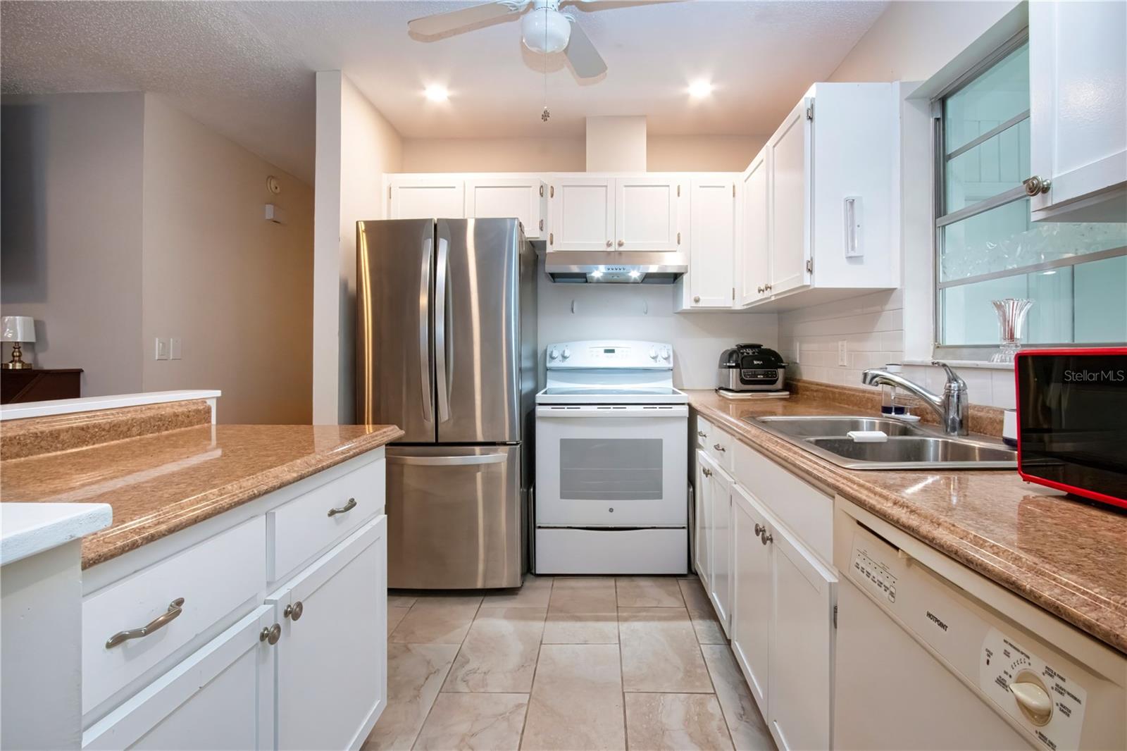 2228 GREENHAVEN DR #384 — photo 3
