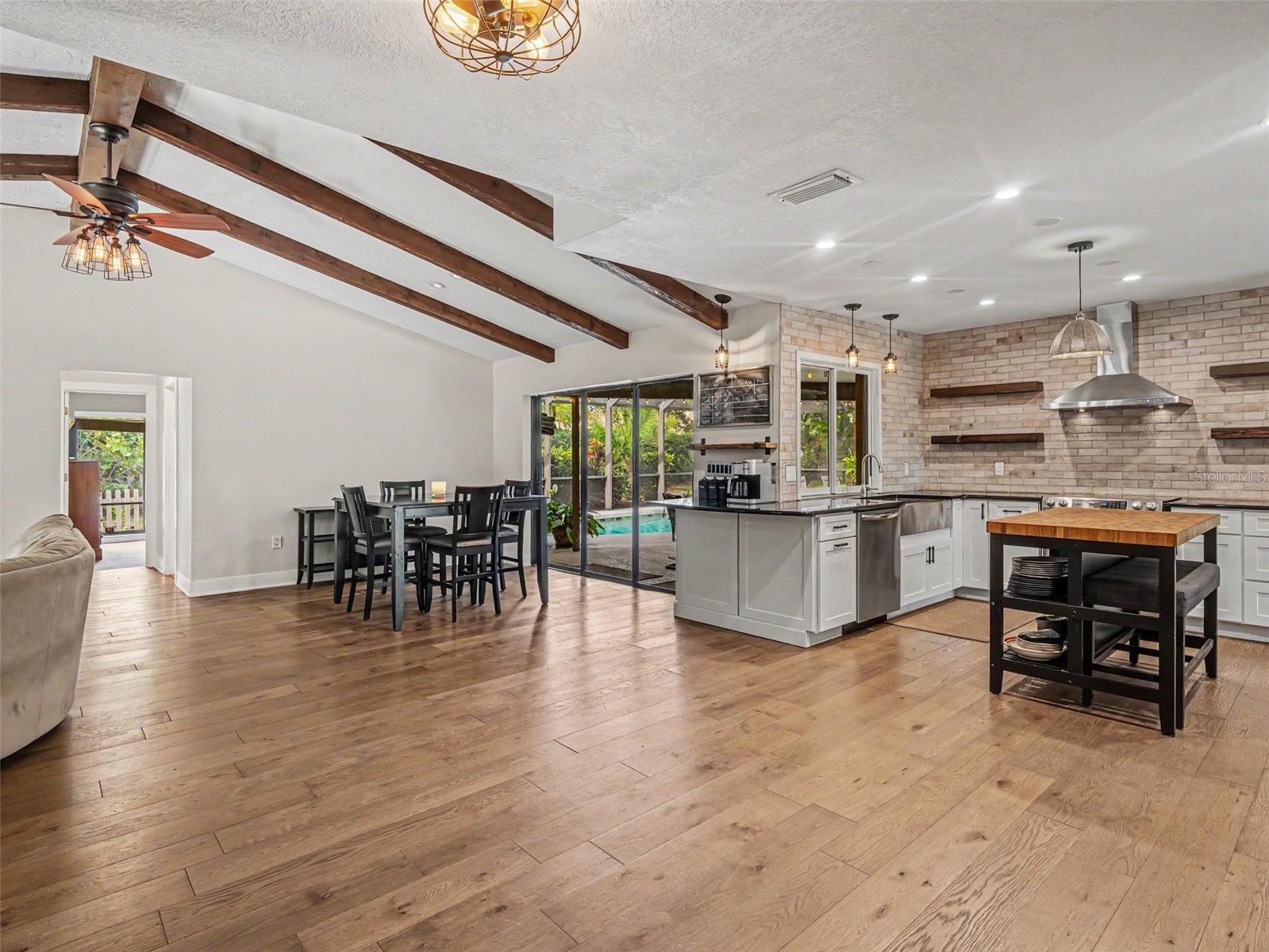 3911 COUNTRY VIEW CIR — photo 9