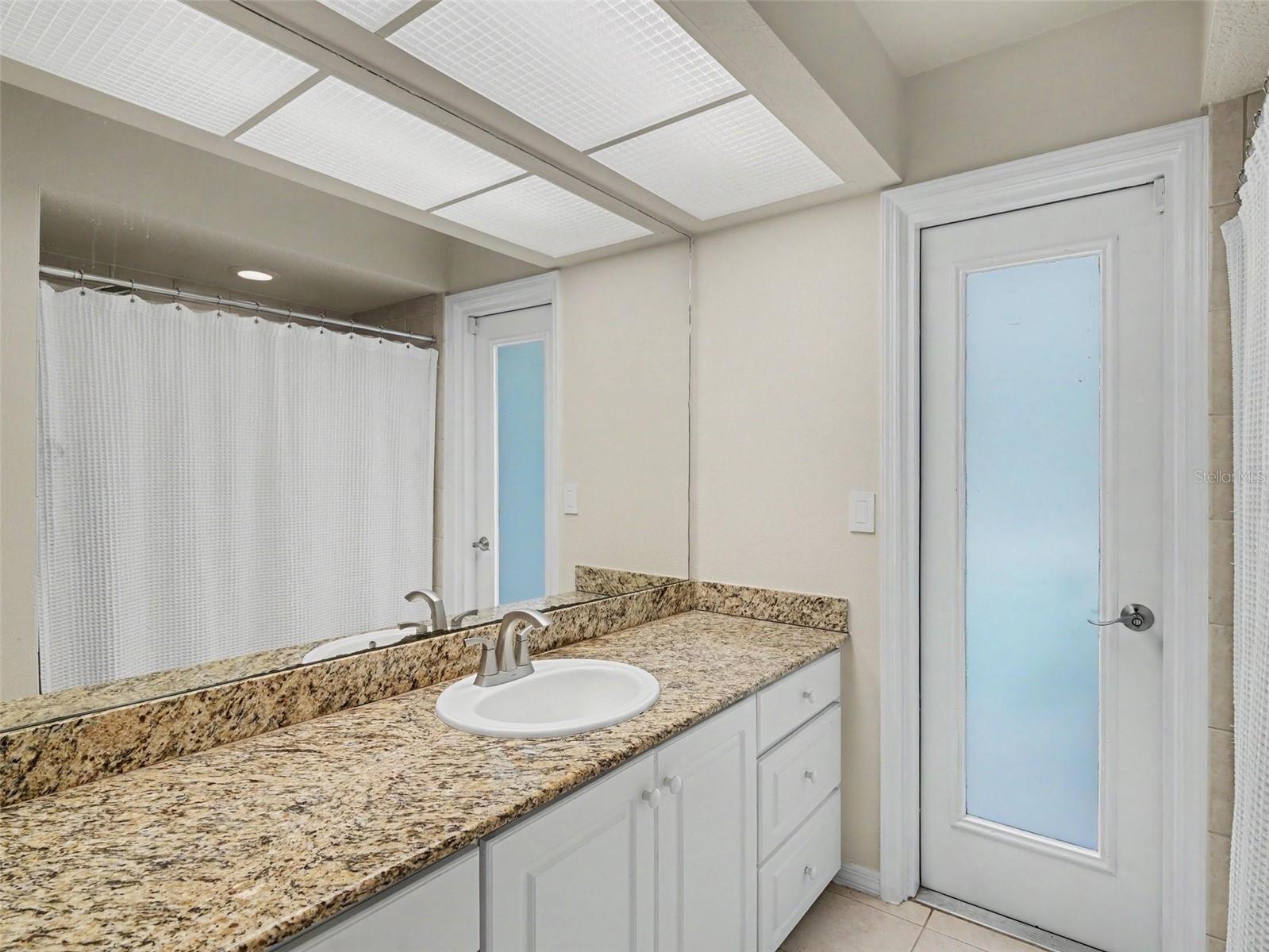 3911 COUNTRY VIEW CIR — photo 22