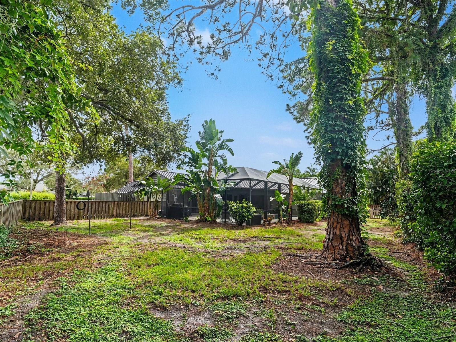 3911 COUNTRY VIEW CIR — photo 33