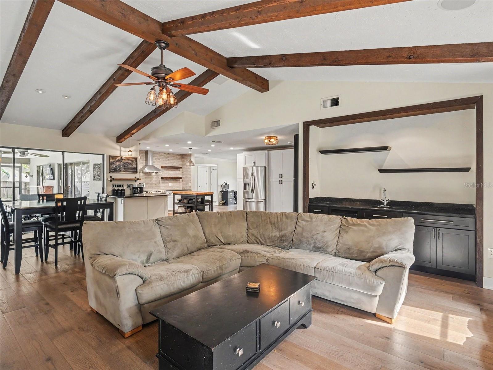 3911 COUNTRY VIEW CIR — photo 4