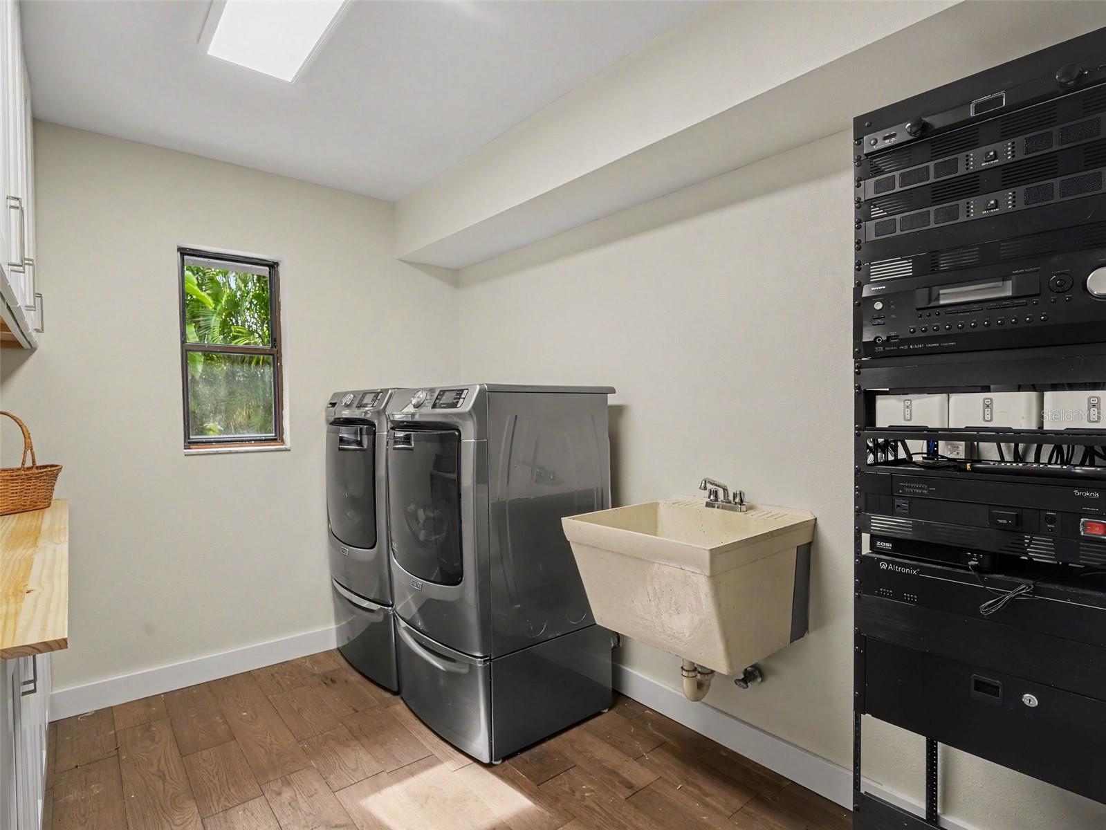 3911 COUNTRY VIEW CIR — photo 15