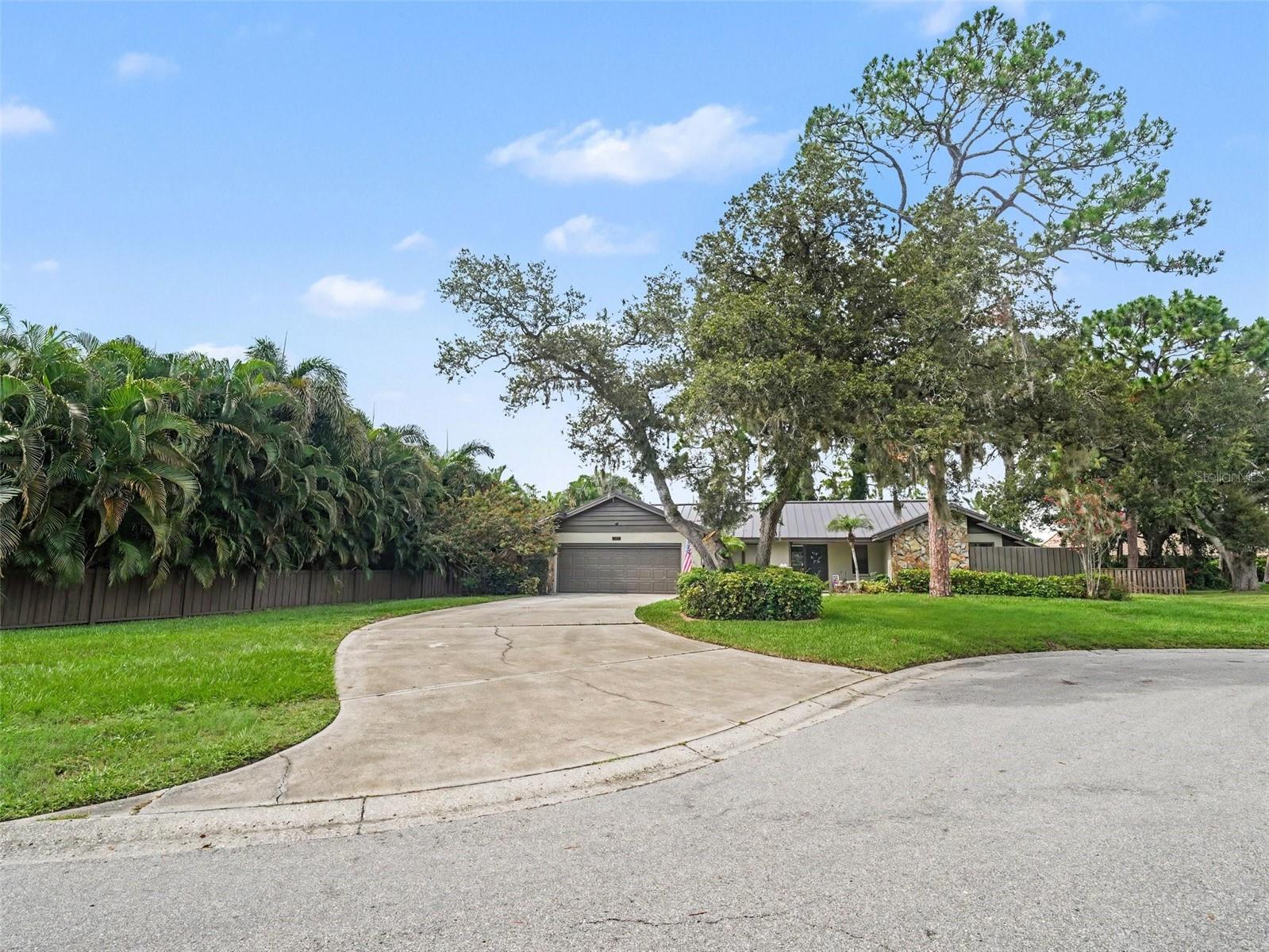 3911 COUNTRY VIEW CIR — photo 35