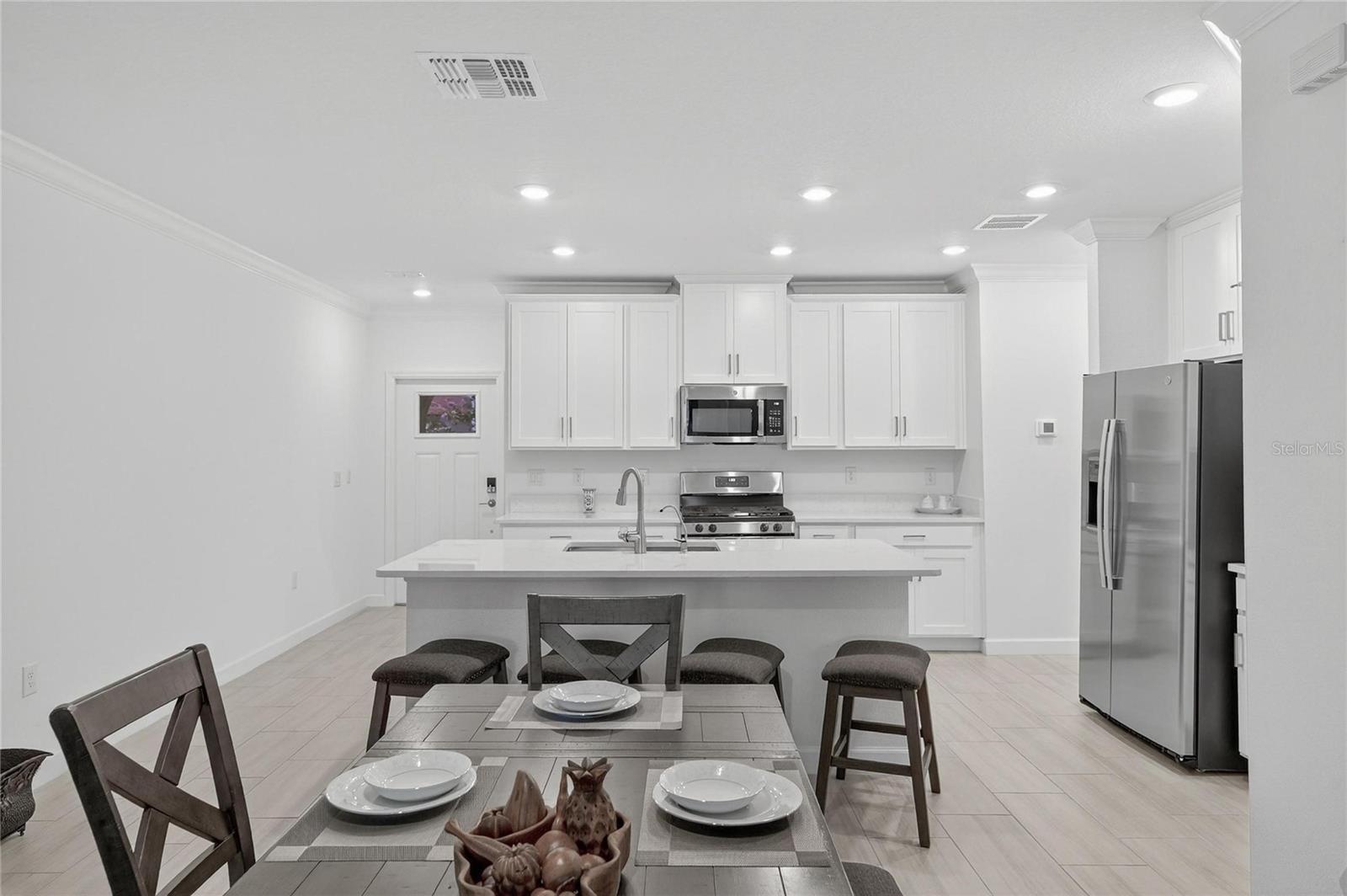 17334 HOLLY WELL AVE — photo 2