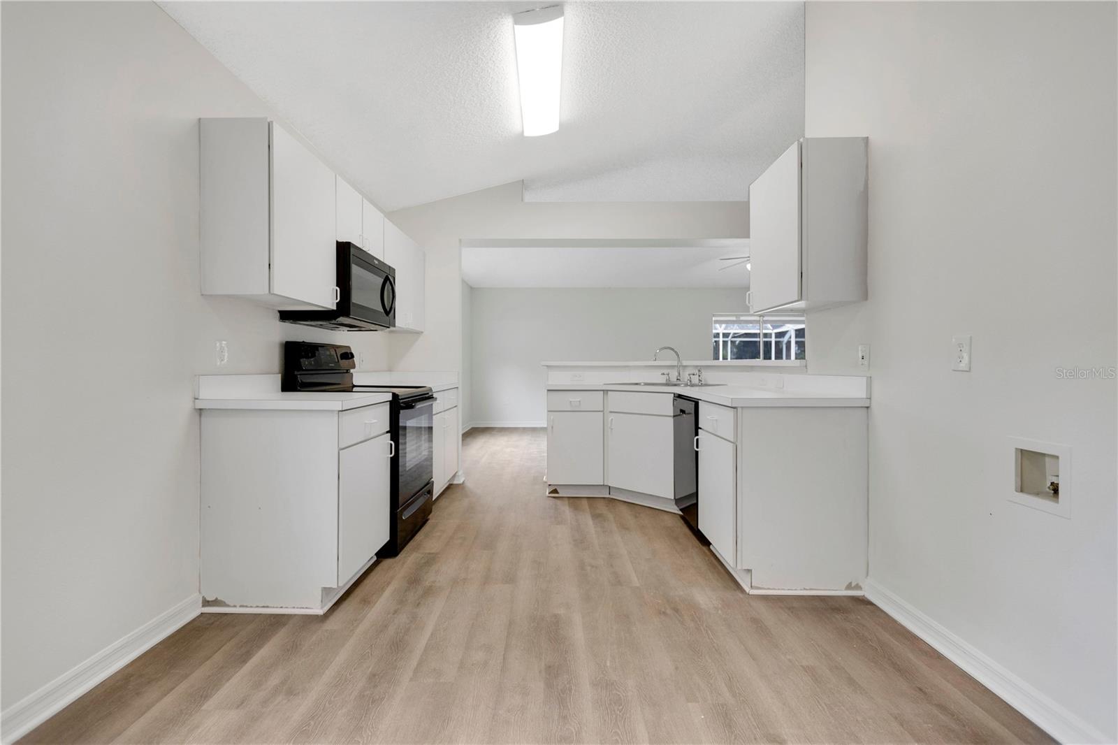 6203 VENEZIA PL — photo 8