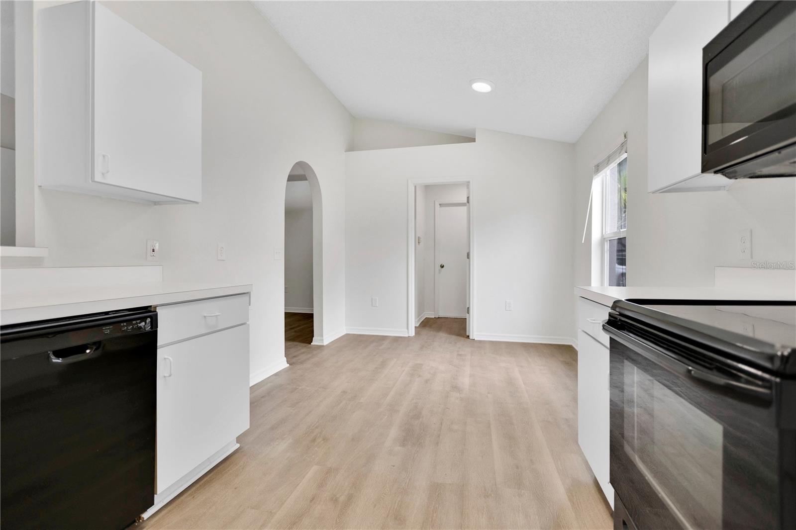 6203 VENEZIA PL — photo 10