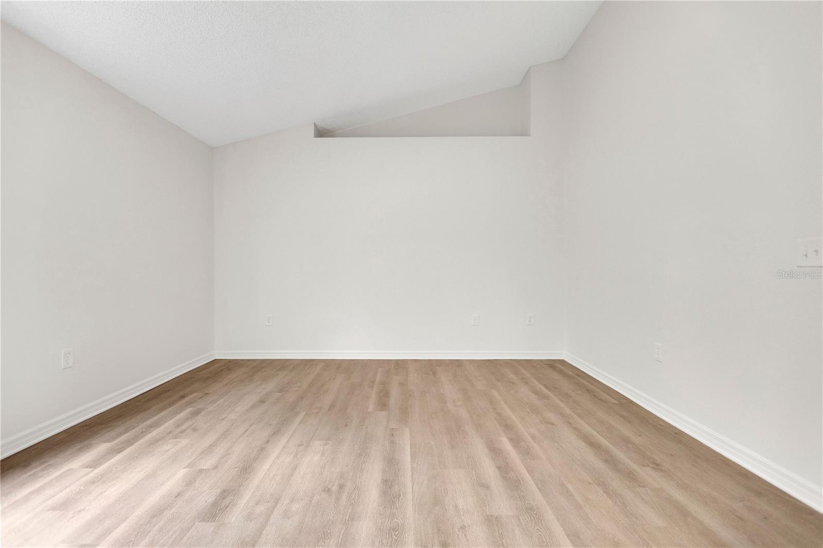 6203 VENEZIA PL — photo 14