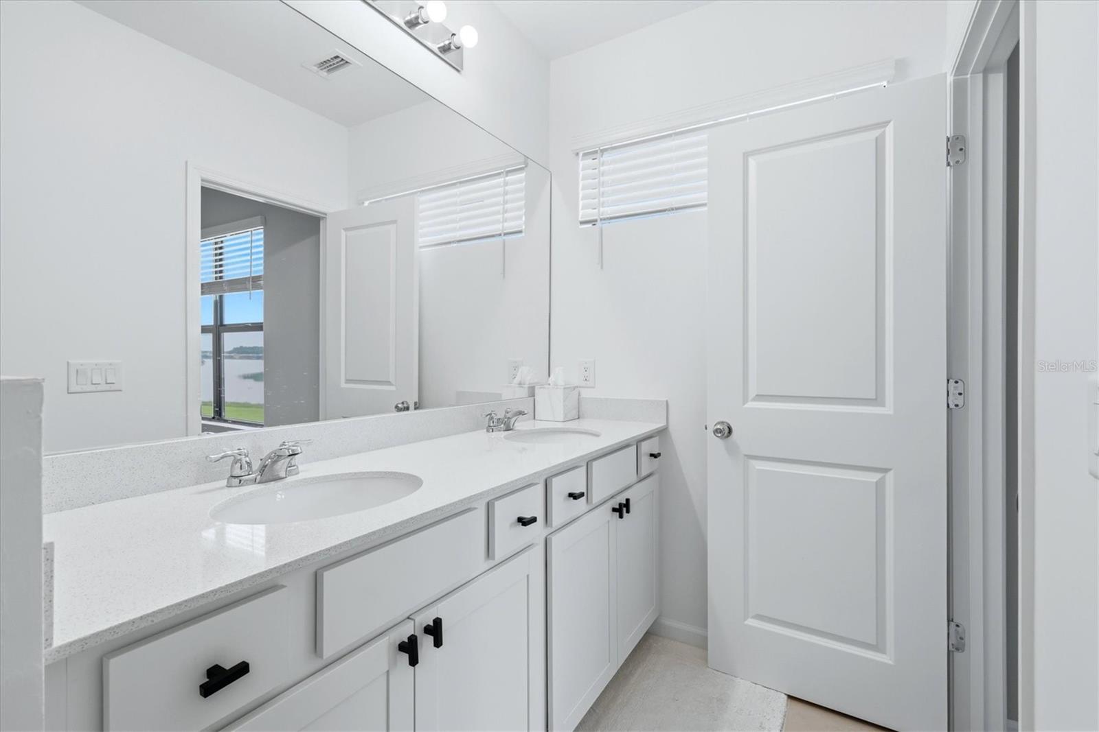 6340 SILVERSTAR DR — photo 17