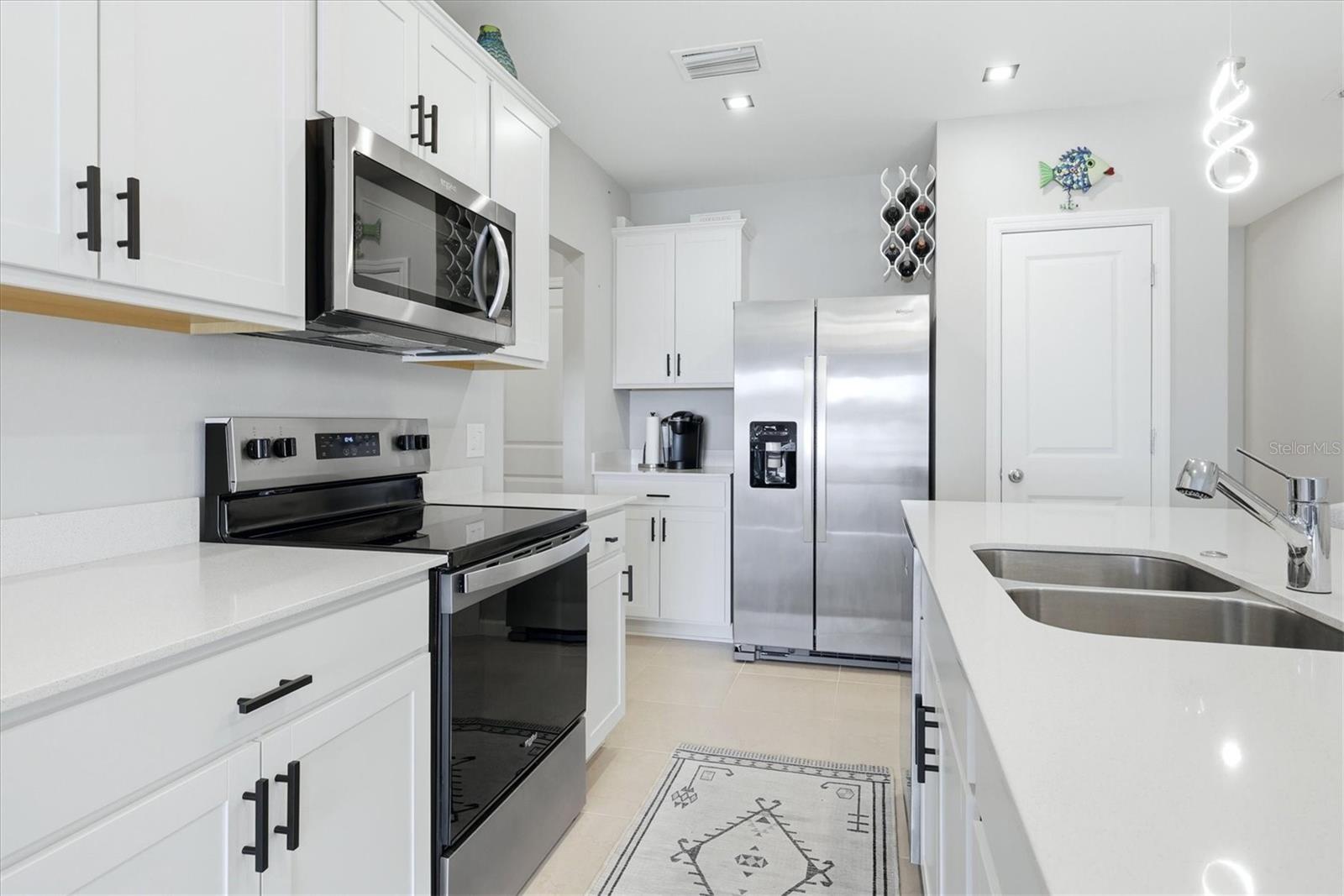 6340 SILVERSTAR DR — photo 10