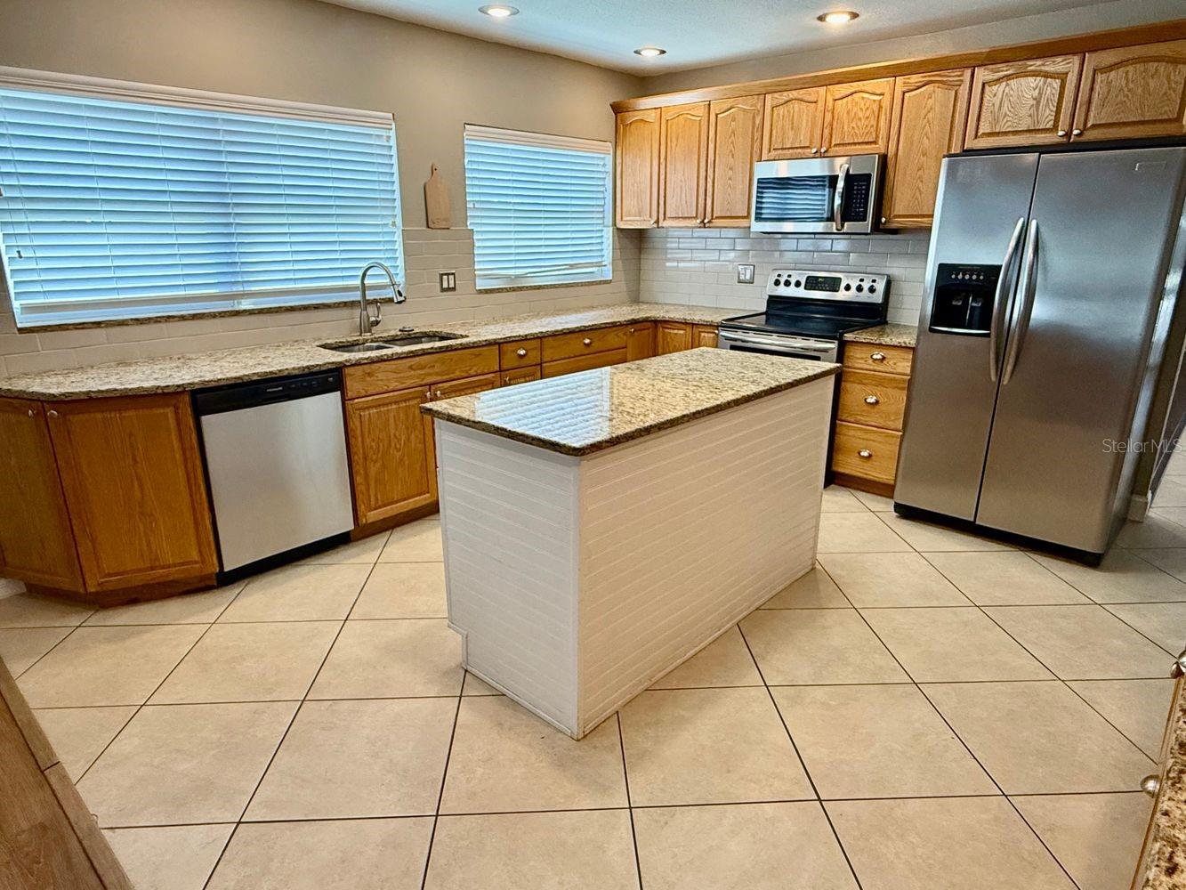 3363 MARION DR — photo 12