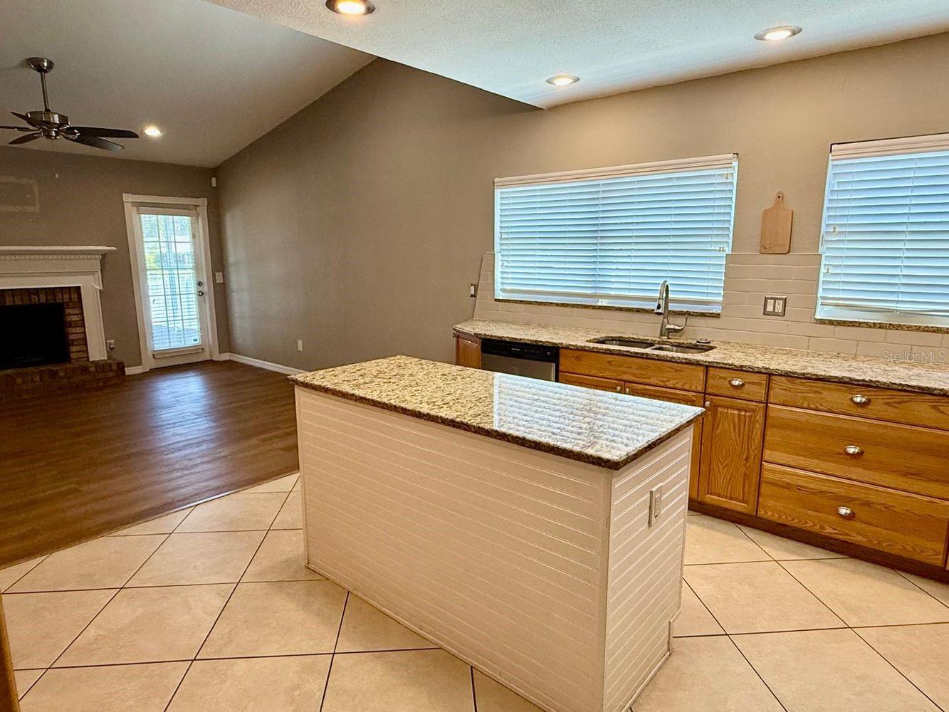 3363 MARION DR — photo 11